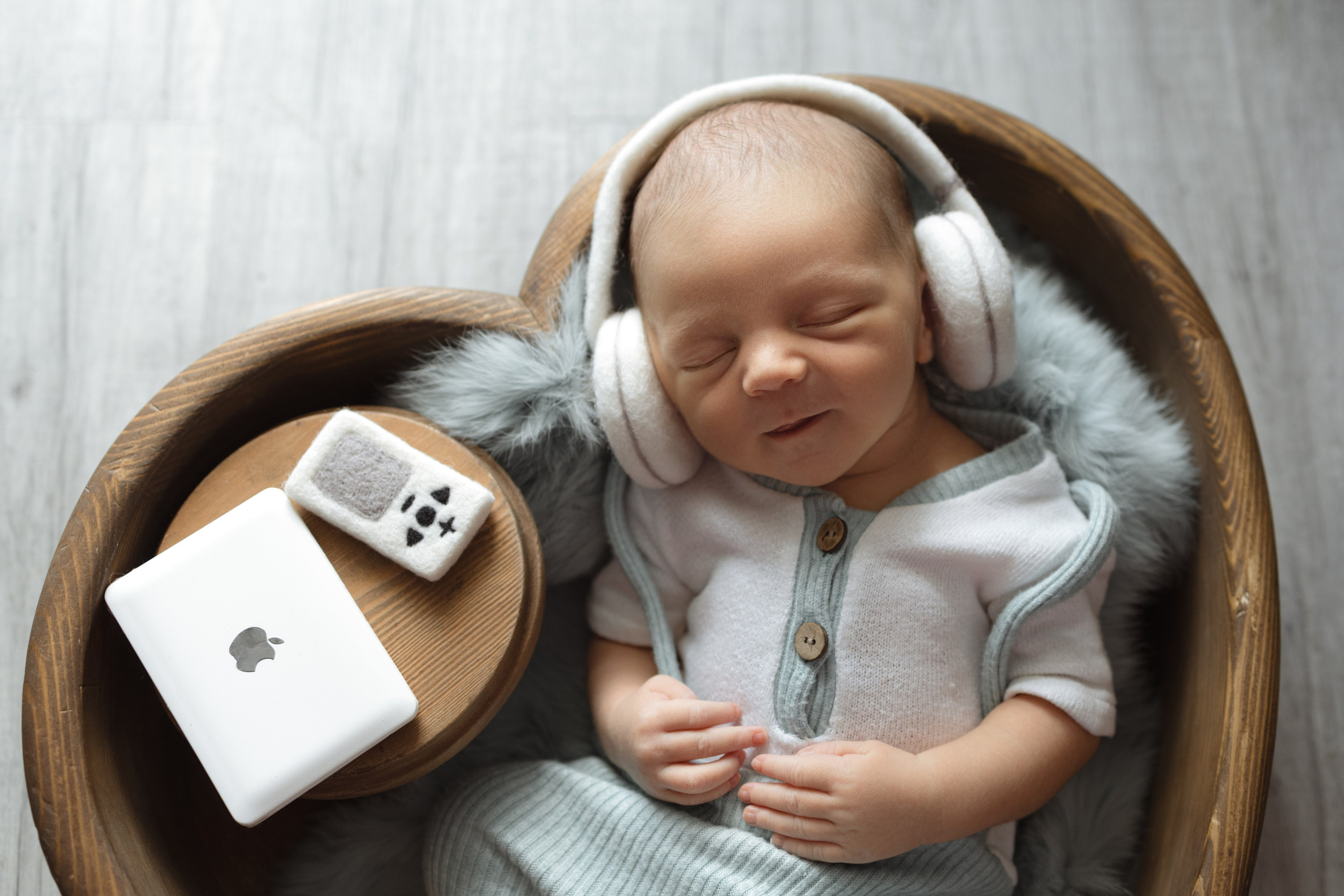 Фотограф новорожденных с выездом Красноярск