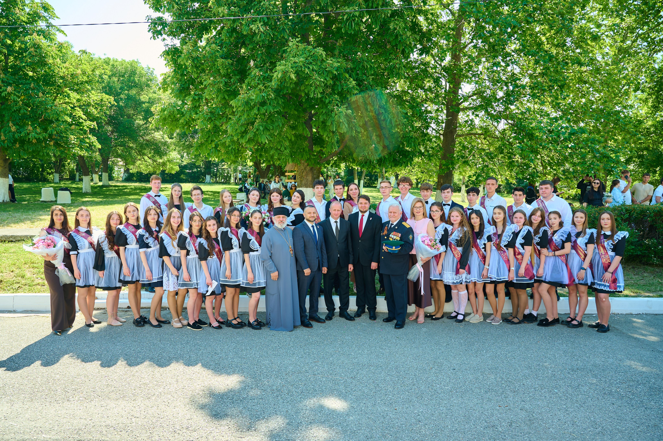 Последний звонок 2025. Жизнь курорта Кабардинка в фотографиях