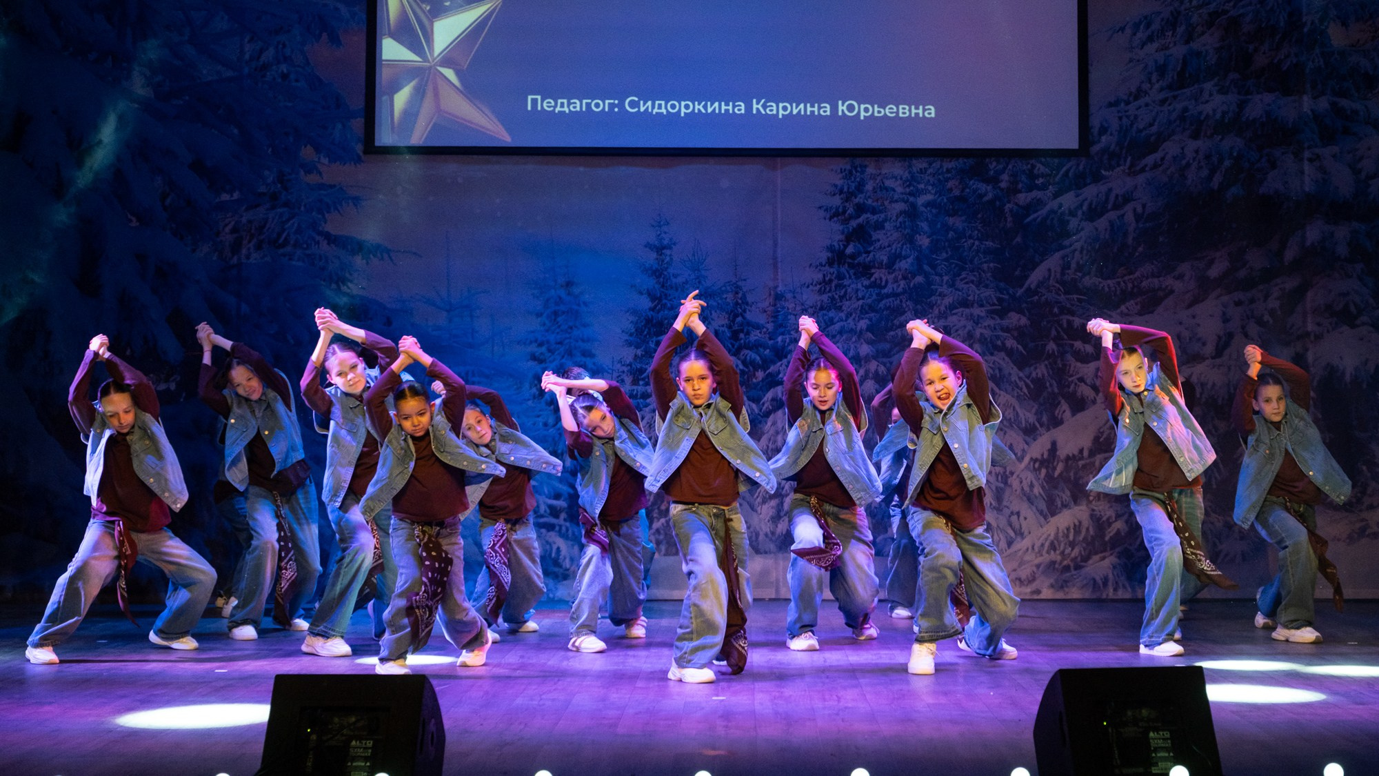 ОТЧЕТНЫЙ КОНЦЕРТ СТУДИИ ТАНЦА И ФИТНЕСА «TIME OF KINGS». Репортажный фотограф в Казани Павел Серпокрылов