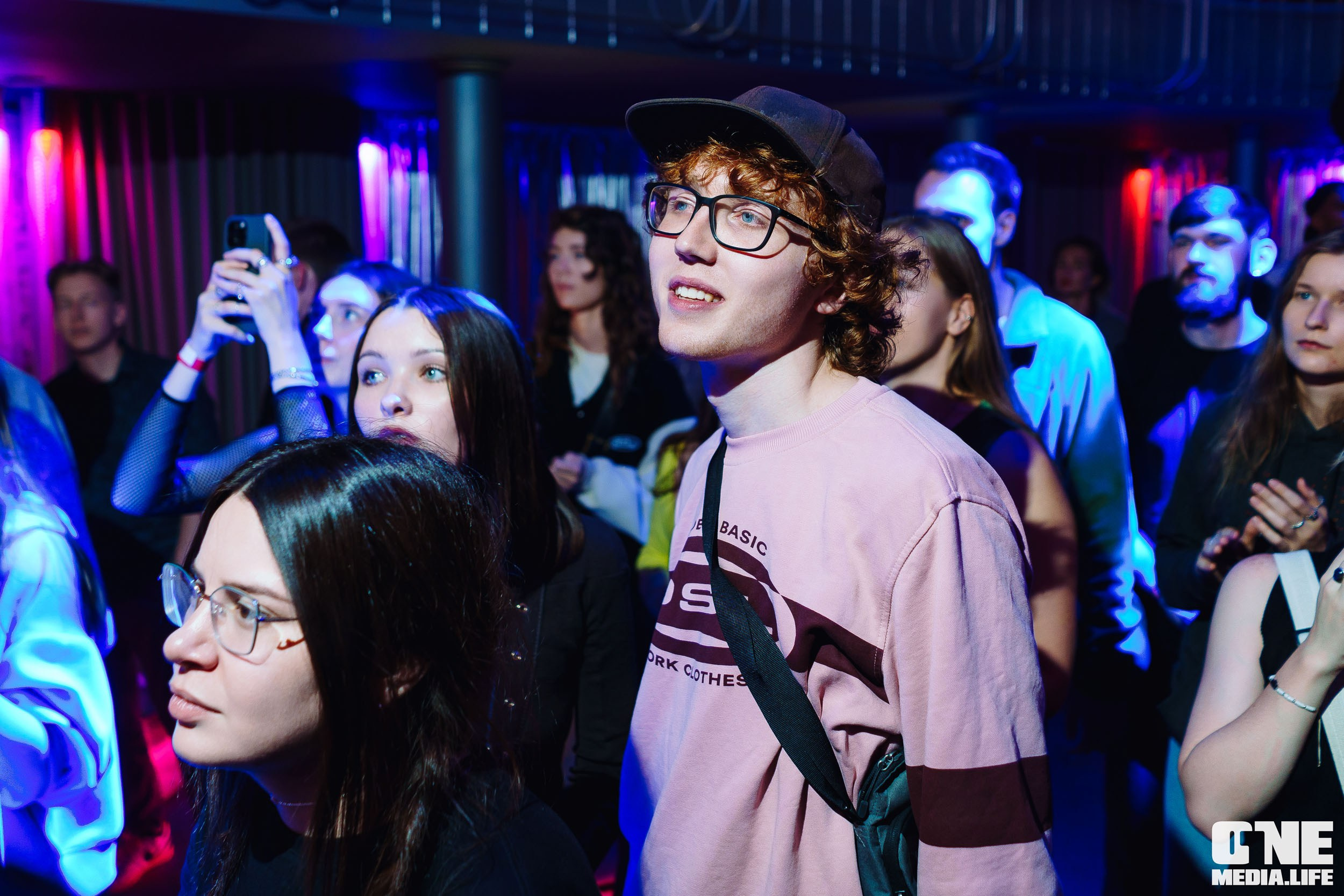 Фоторепортаж из клуба UNIVERSAL. One Media Life: фоторепортажи, фотоотчеты с мероприятий и заведений
