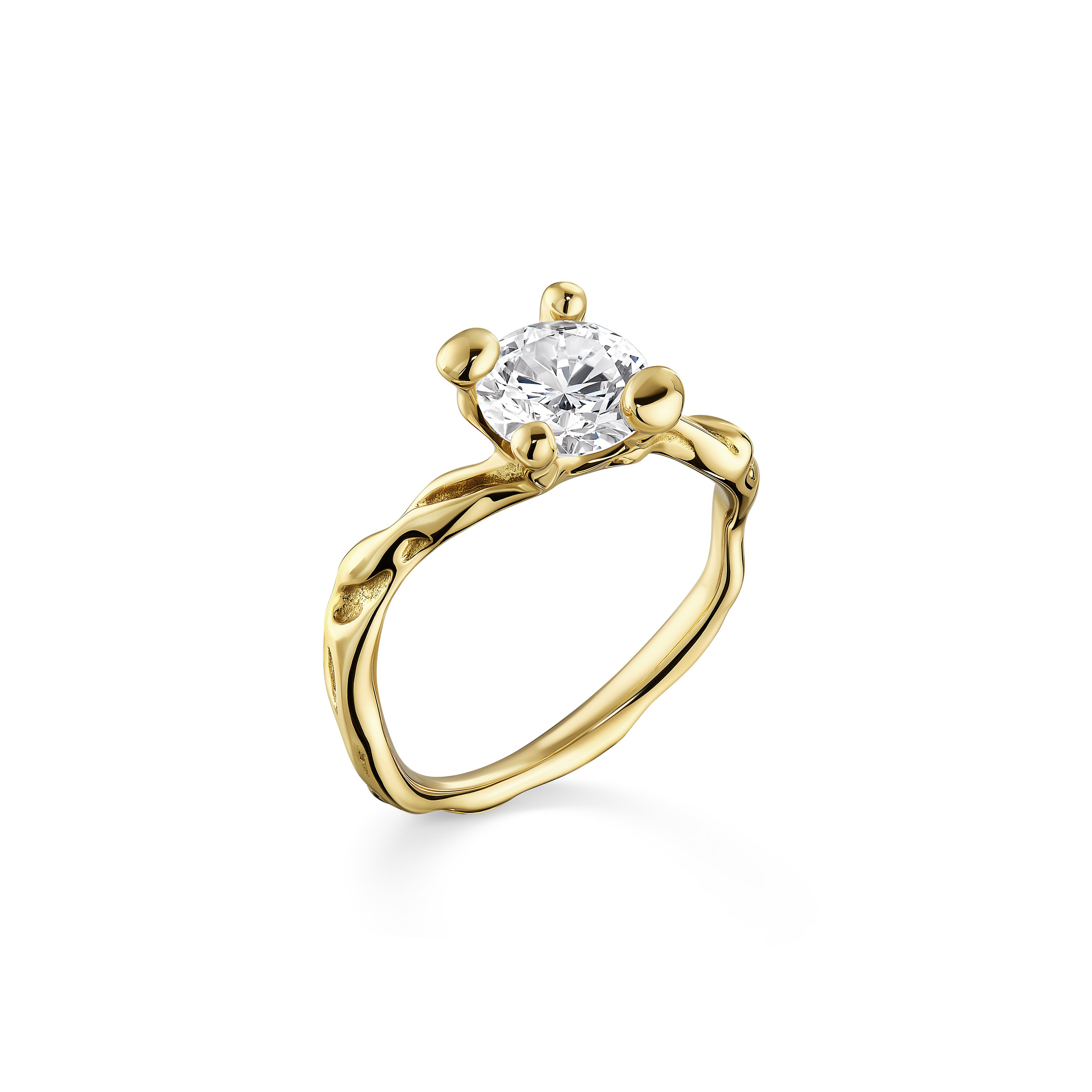 Кольцо из жёлтого золота с бриллиантом, каталожная съёмка ювелирных украшений La Voie Nomade.