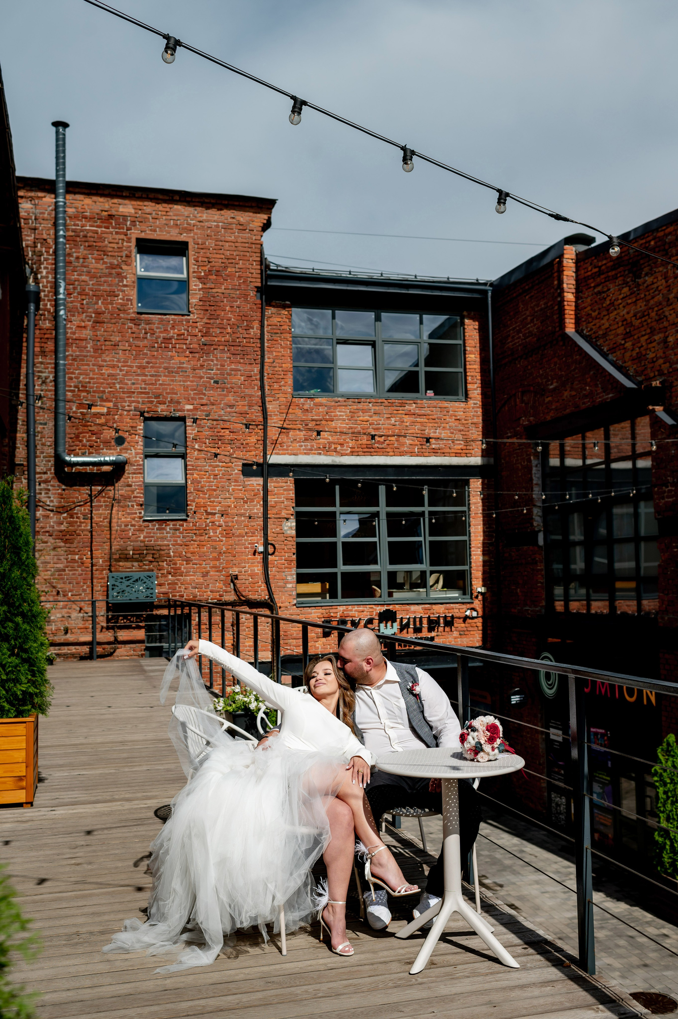 Экстравагантная свадебная фотосессия Светланы и Славы по нетрадиционным и оригинальным местам для свадебной прогулки в Санкт-Петербурге. Портретный, семейный и свадебный фотограф в Санкт-Петербурге и в Пушкине Ширяев Денис
