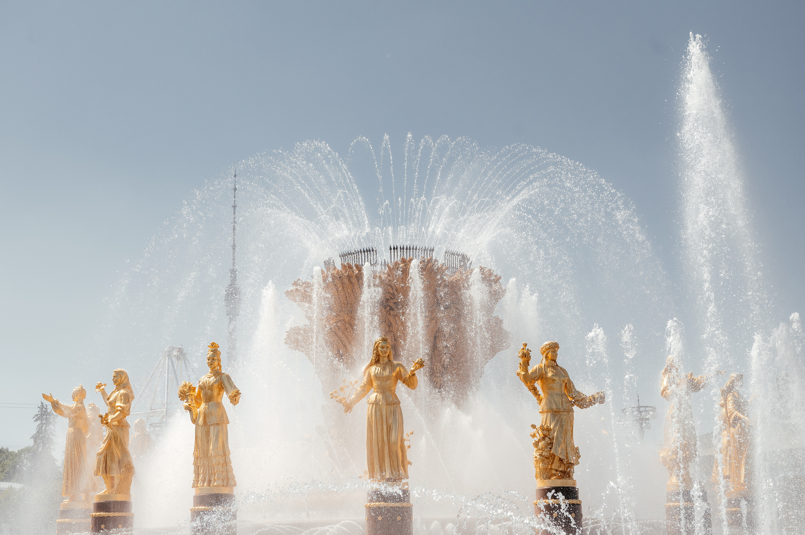 Прогулка на ВДНХ и свадьба в Королёве. Свадебный и семейный фотограф Виктория Носачёва. Щелково, Москва и МО