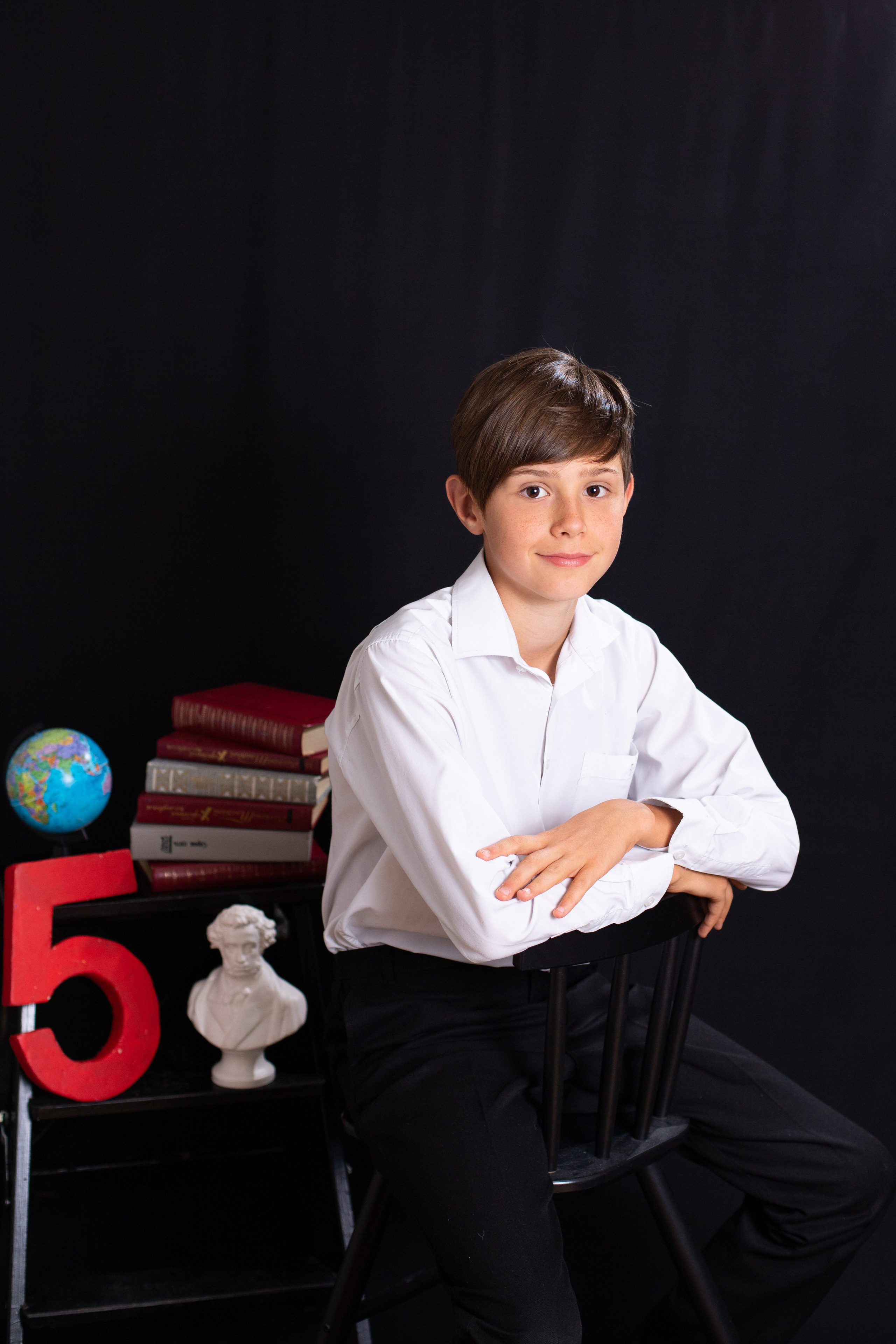 800 руб портретная фотосессия каждого ученика. ВЫПУСКНЫЕ АЛЬБОМЫ для детского сада и школы Санкт-Петербург и Лен. область