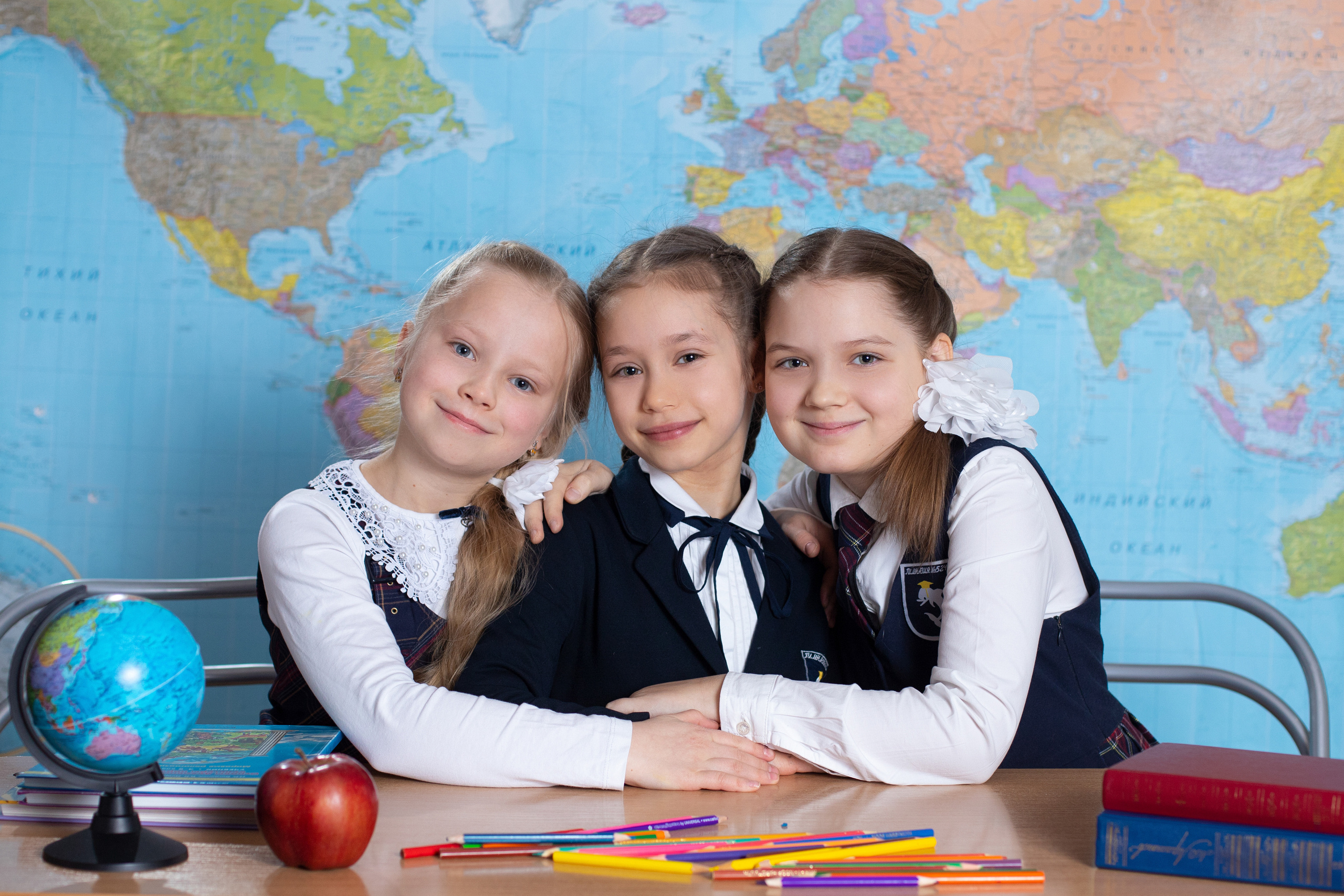 800 руб портретная фотосессия каждого ученика. ВЫПУСКНЫЕ АЛЬБОМЫ для детского сада и школы Санкт-Петербург и Лен. область