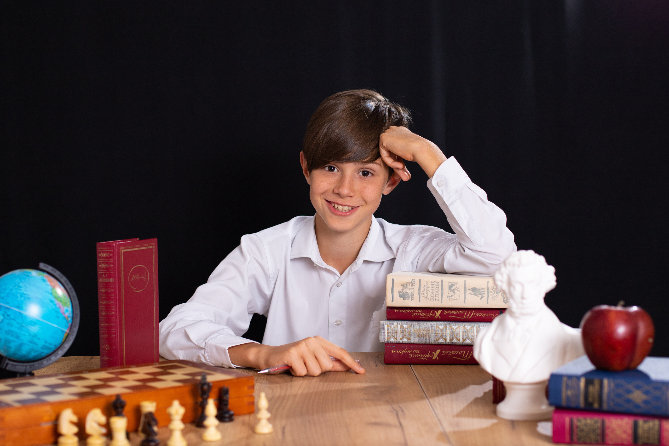 800 руб портретная фотосессия каждого ученика. ВЫПУСКНЫЕ АЛЬБОМЫ для детского сада и школы Санкт-Петербург и Лен. область