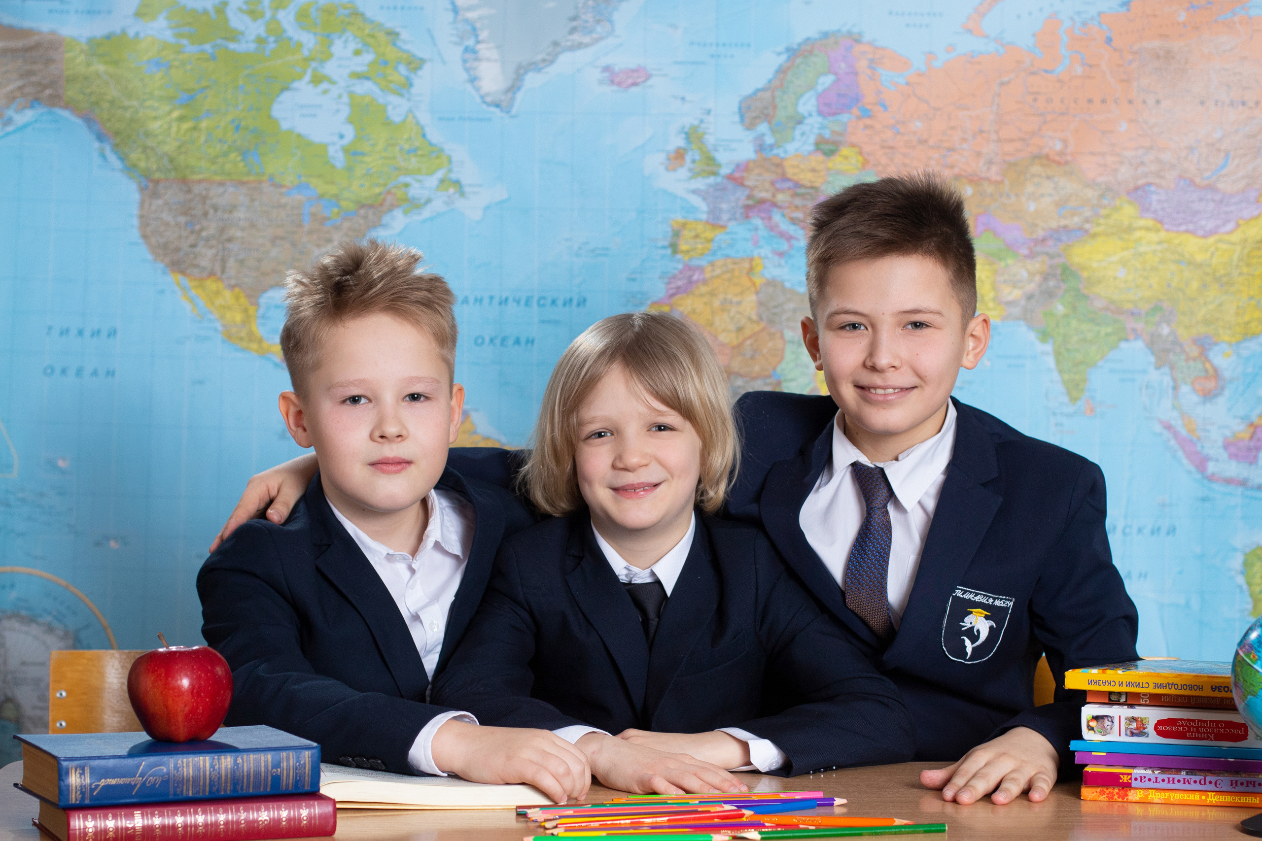 800 руб портретная фотосессия каждого ученика. ВЫПУСКНЫЕ АЛЬБОМЫ для детского сада и школы Санкт-Петербург и Лен. область