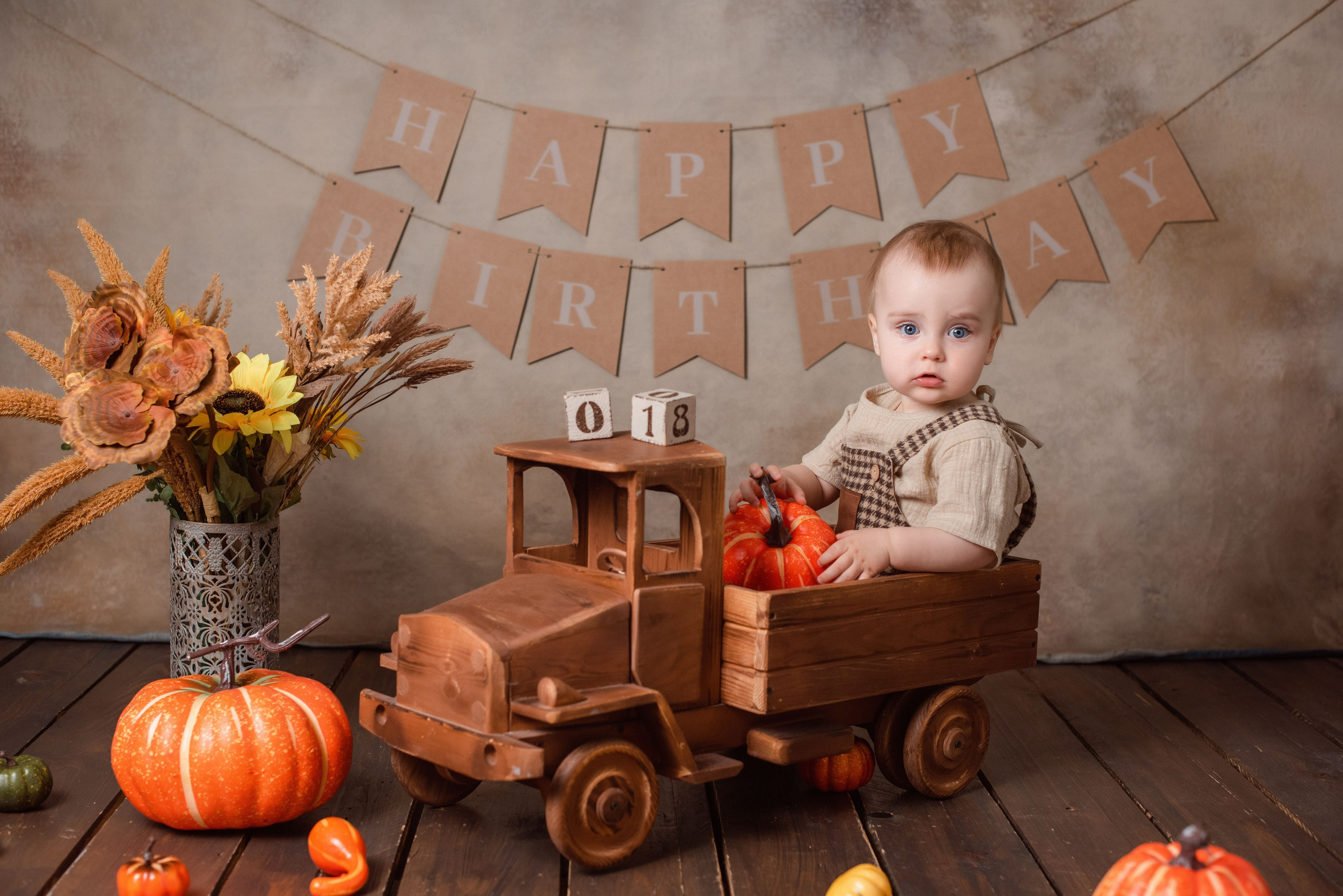 Фотозоны на Годик «Крафт». Фотограф Новорожденных во Владивостоке Ольга Галаницкая