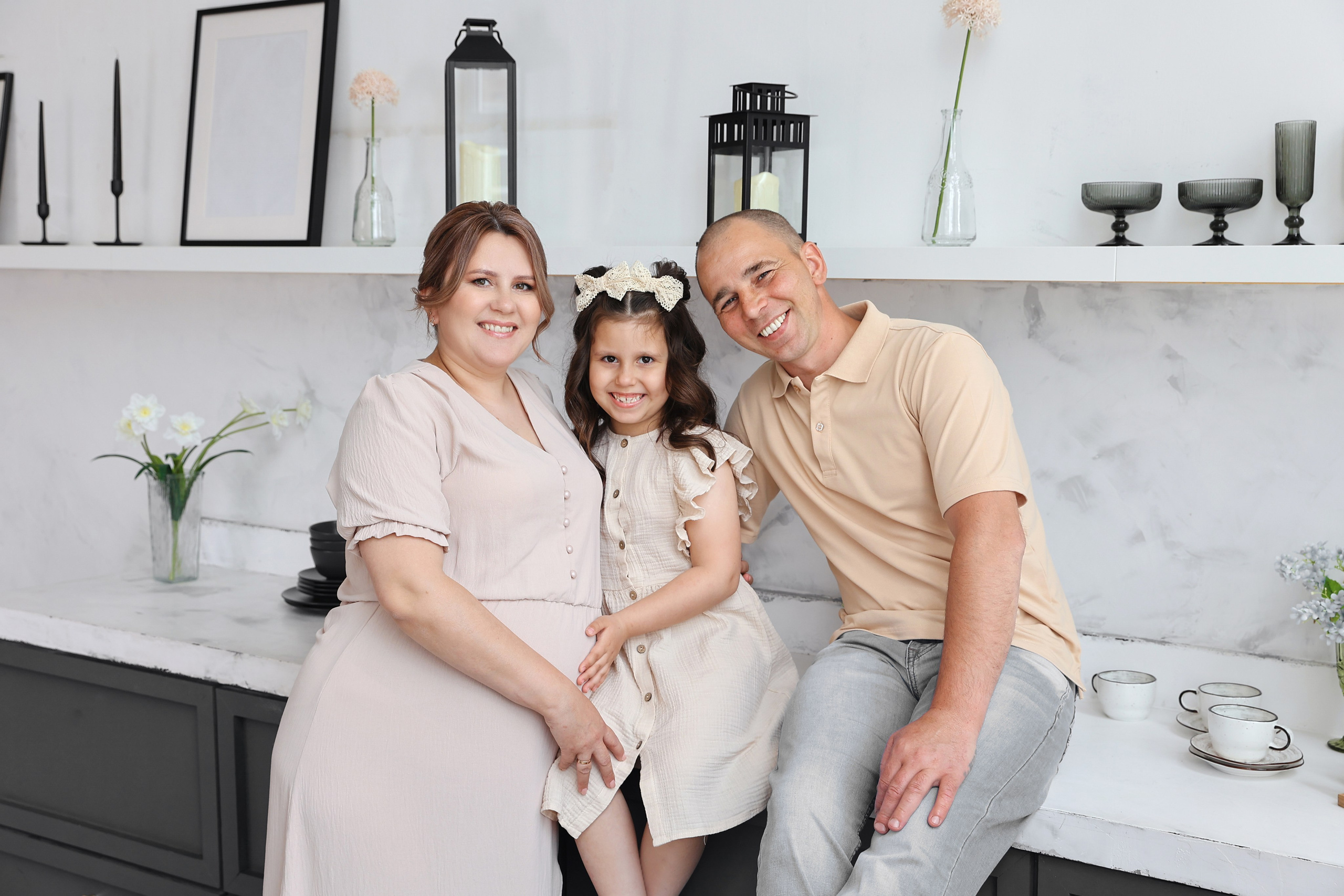 Семейная фотосессия в фотостудии. Марина Соколова. Контентный и семейный фотограф г. Красноярск