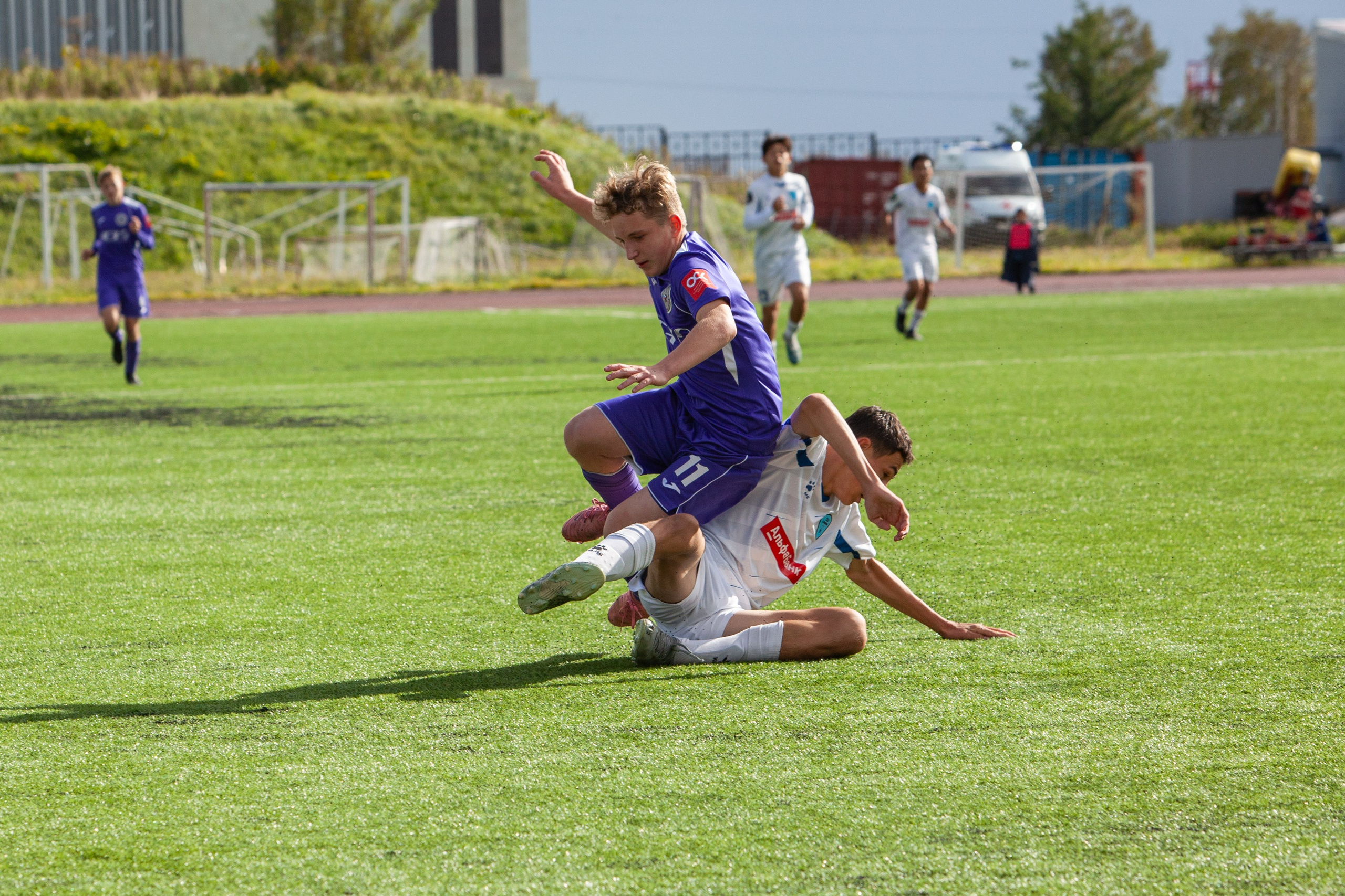 Матч юношеской футбольной лиги между командами СШ «Сахалин» и «СШОР № 1» (Комсомольск-на-Амуре). Кутузов Евгений Фотограф в Южно-Сахалинске