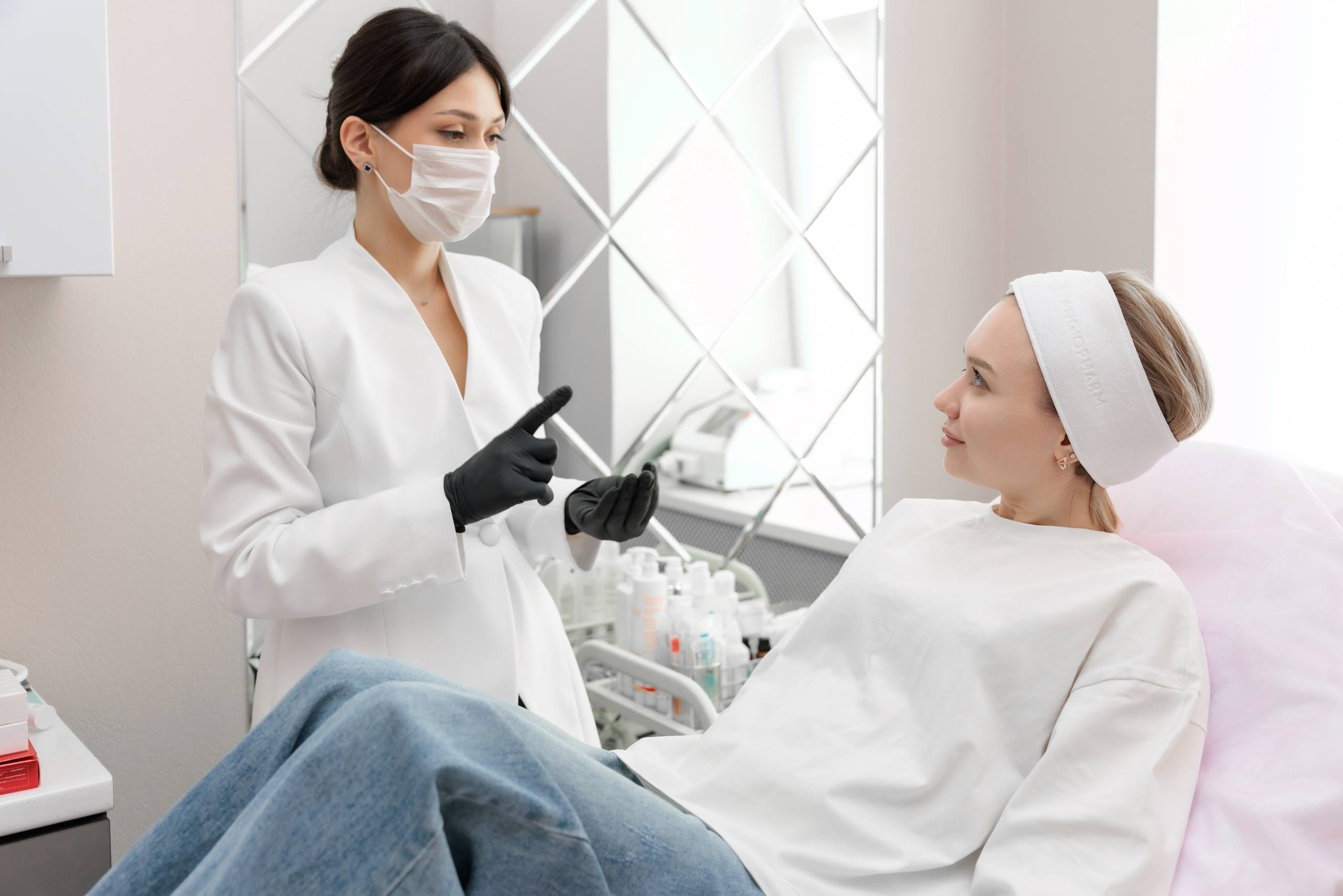 — Клиники, индустрия карсоты. Брук Артём