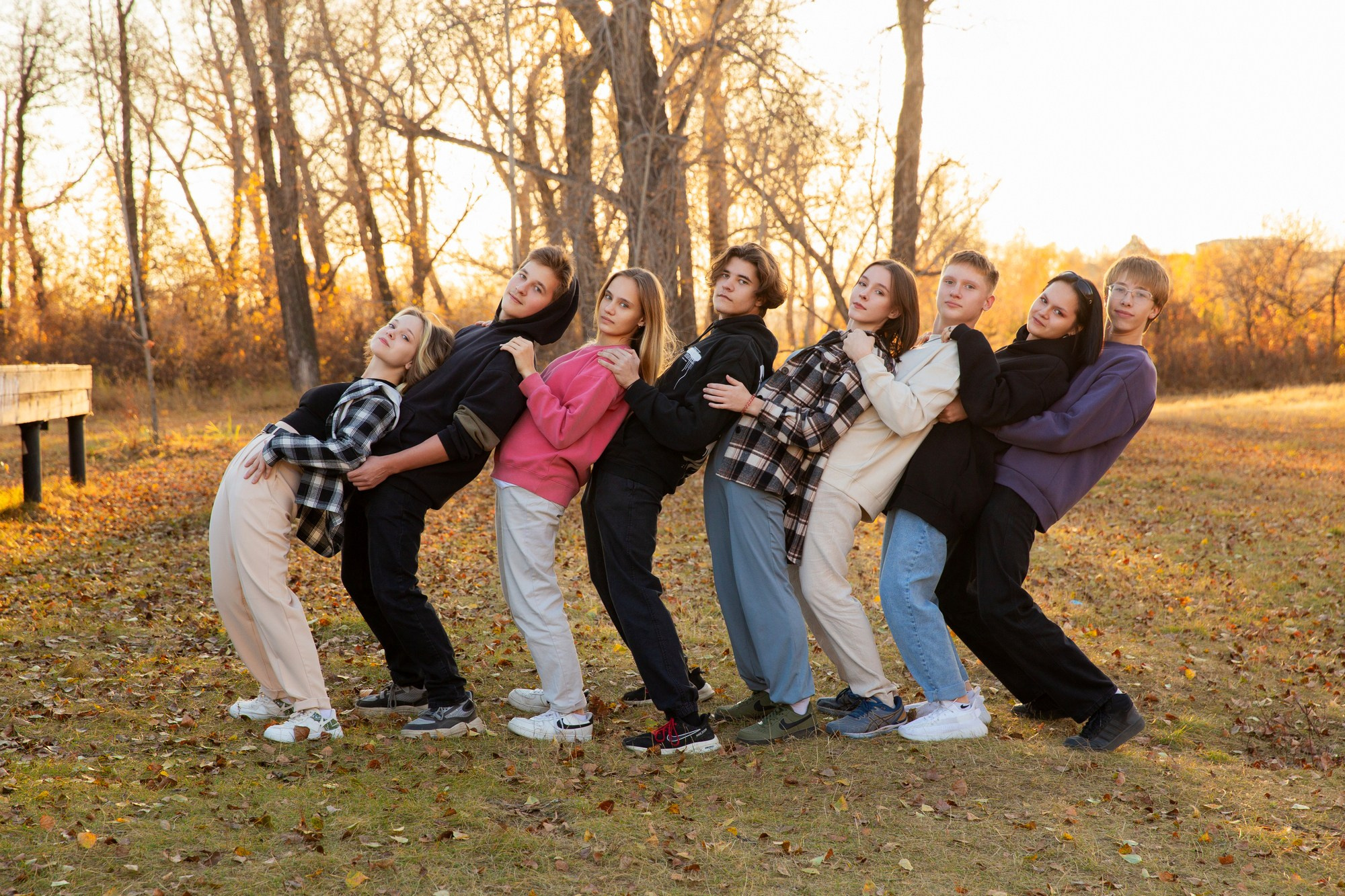 Идеи для школьной фотосессии осенью: 9 и 11 класс. СИГМА | Студия выпускных альбомов Красноярск