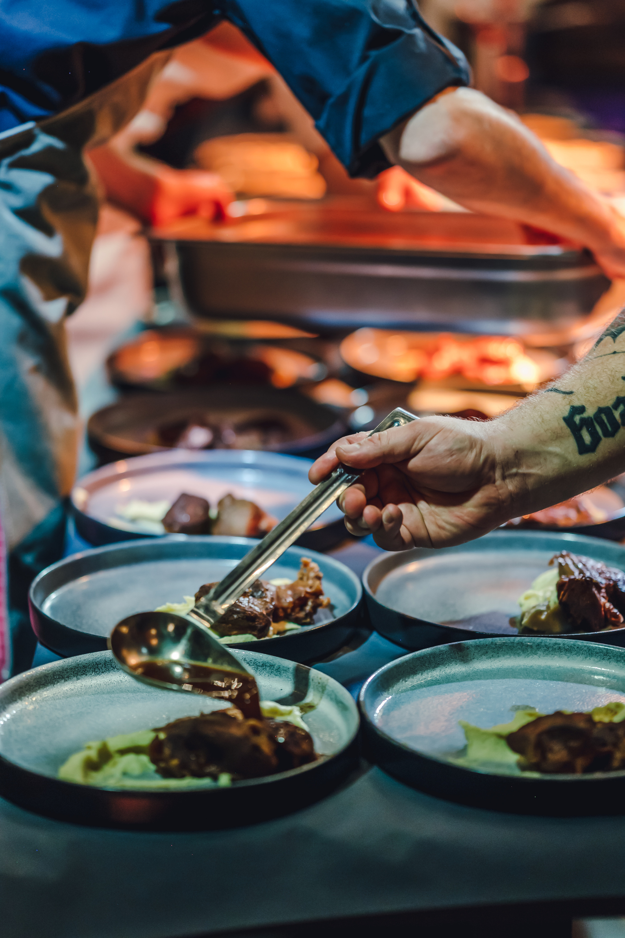 Гастроужин от шеф-повара Павла Федотова и Юлии КириченкоАнонс съемки. Коммерческий фотограф в Москве Билуши Василиса