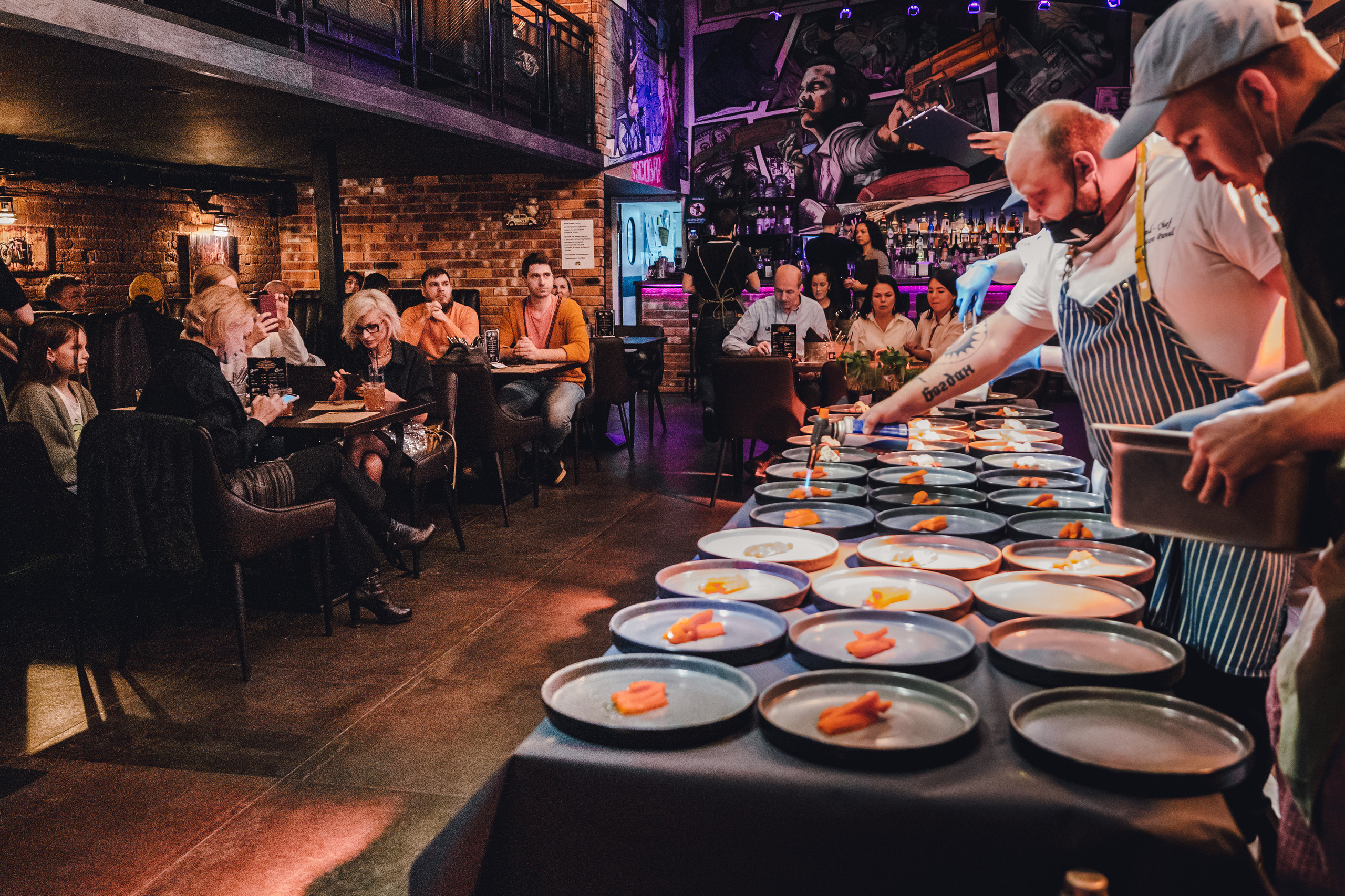 Гастроужин от шеф-повара Павла Федотова и Юлии КириченкоАнонс съемки. Коммерческий фотограф в Москве Билуши Василиса