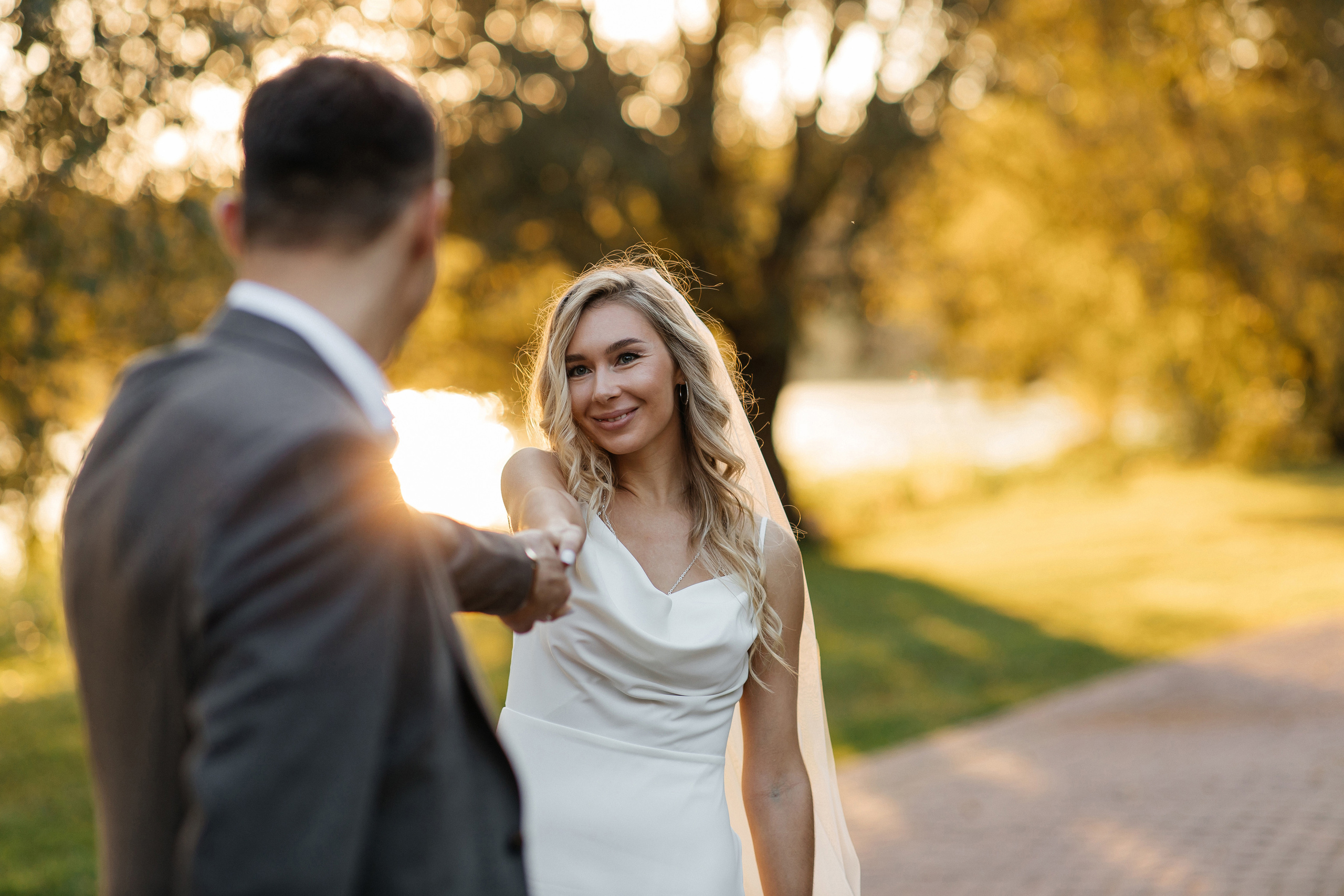 Свадебная прогулка на закате