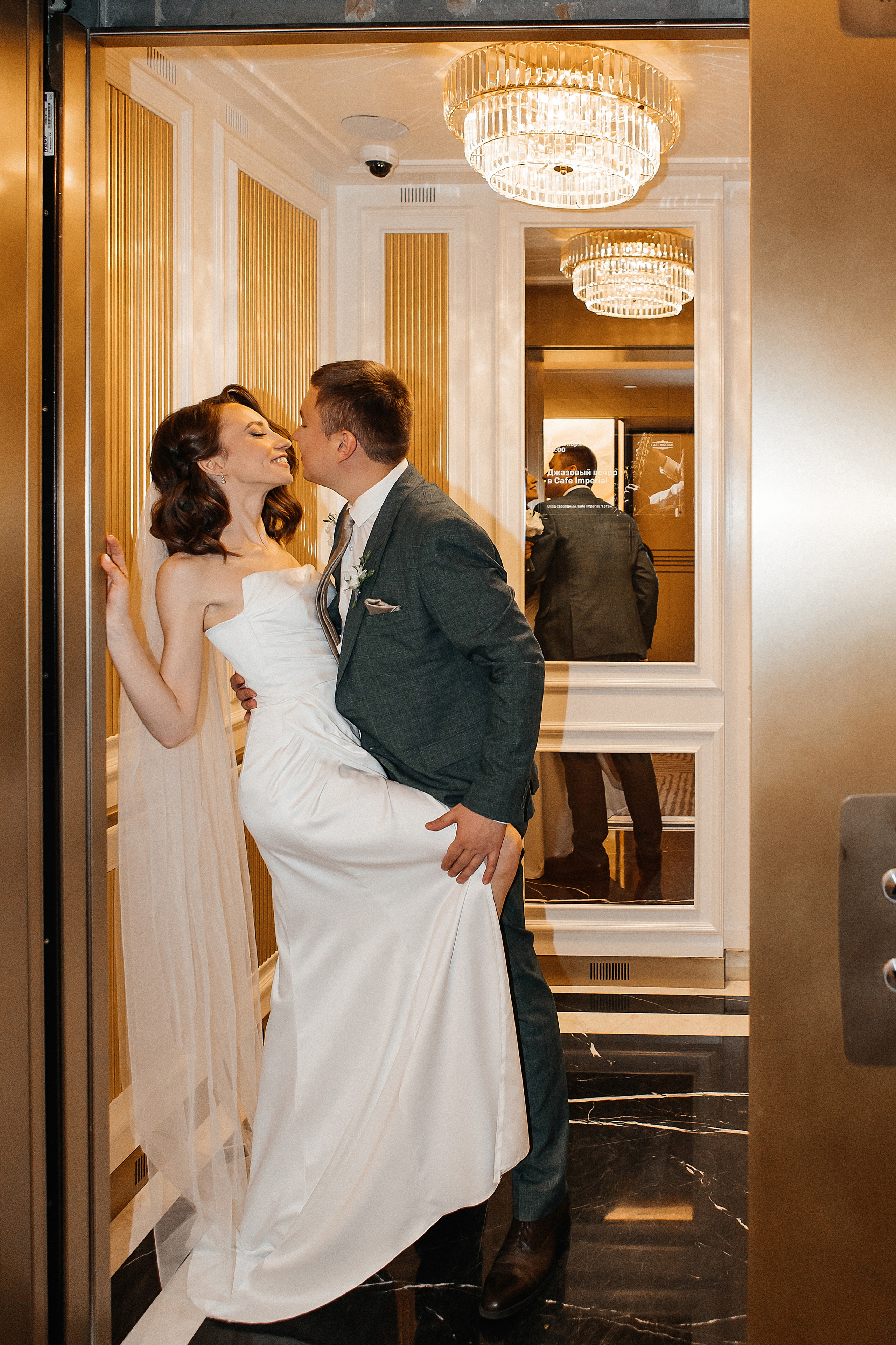 Свадебная фотосессия в отеле Marriott Imperial Plaza