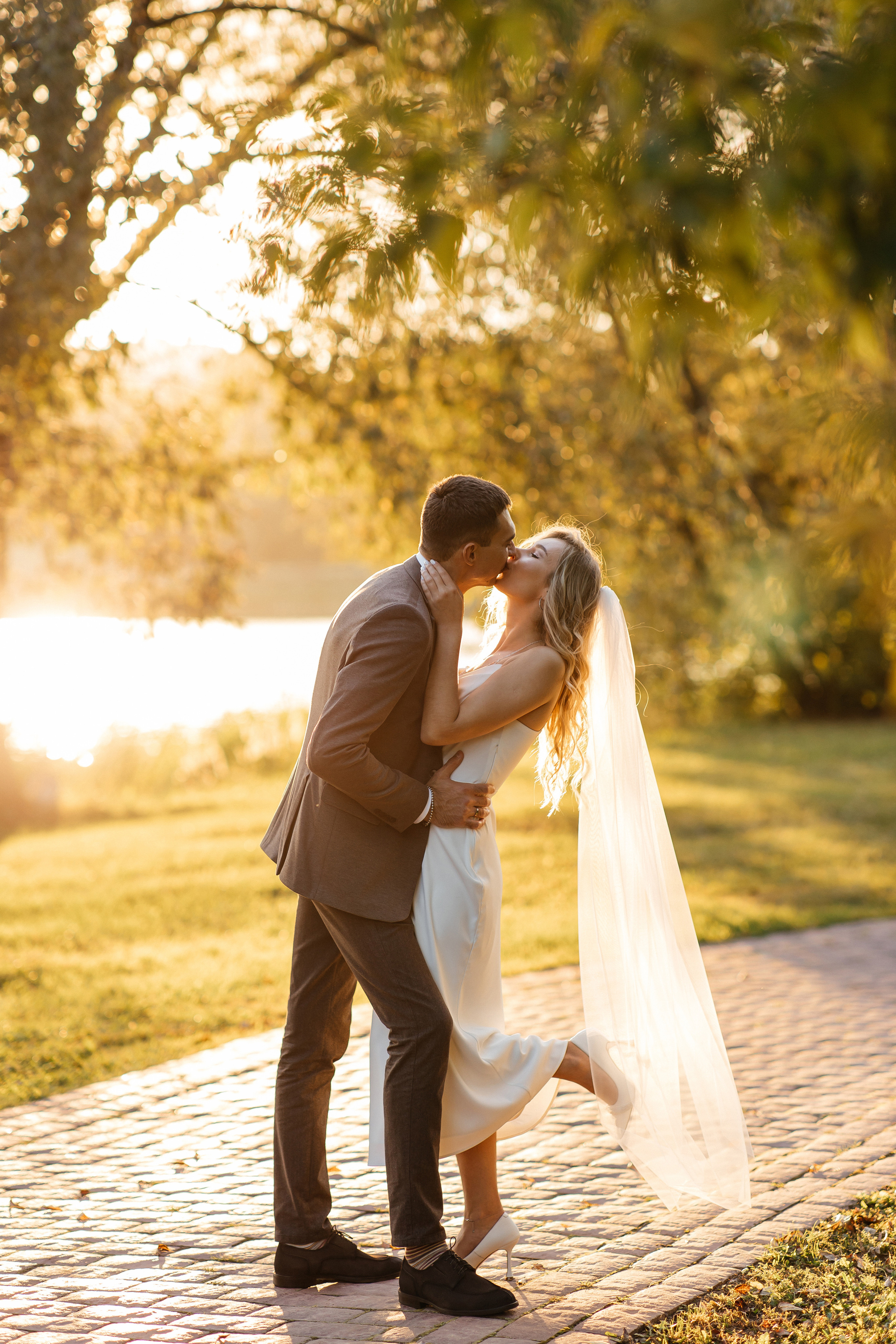 Свадебная прогулка на закате