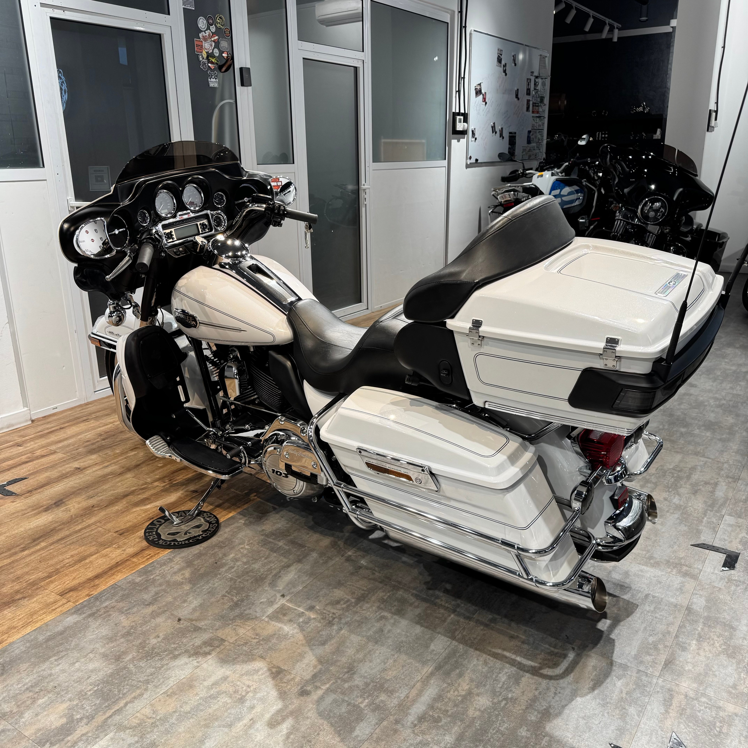 Мотоциклы Harley-Davidson 103 Electra Glide Ultra ABS (Touring) — купить мотоцикл. Hello Davidson, Москва. Только хорошие мотоциклы…