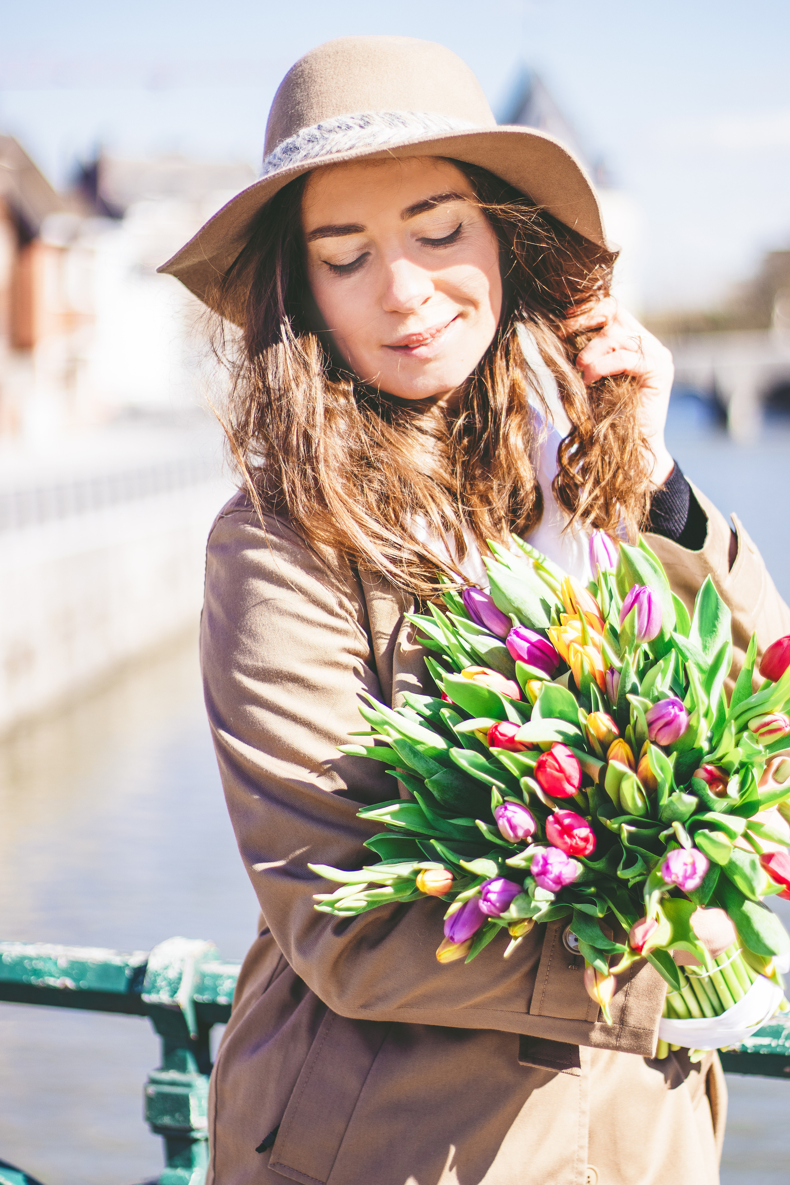 City photoshoot with Julia. Family, Children and Business photographer in Belgium