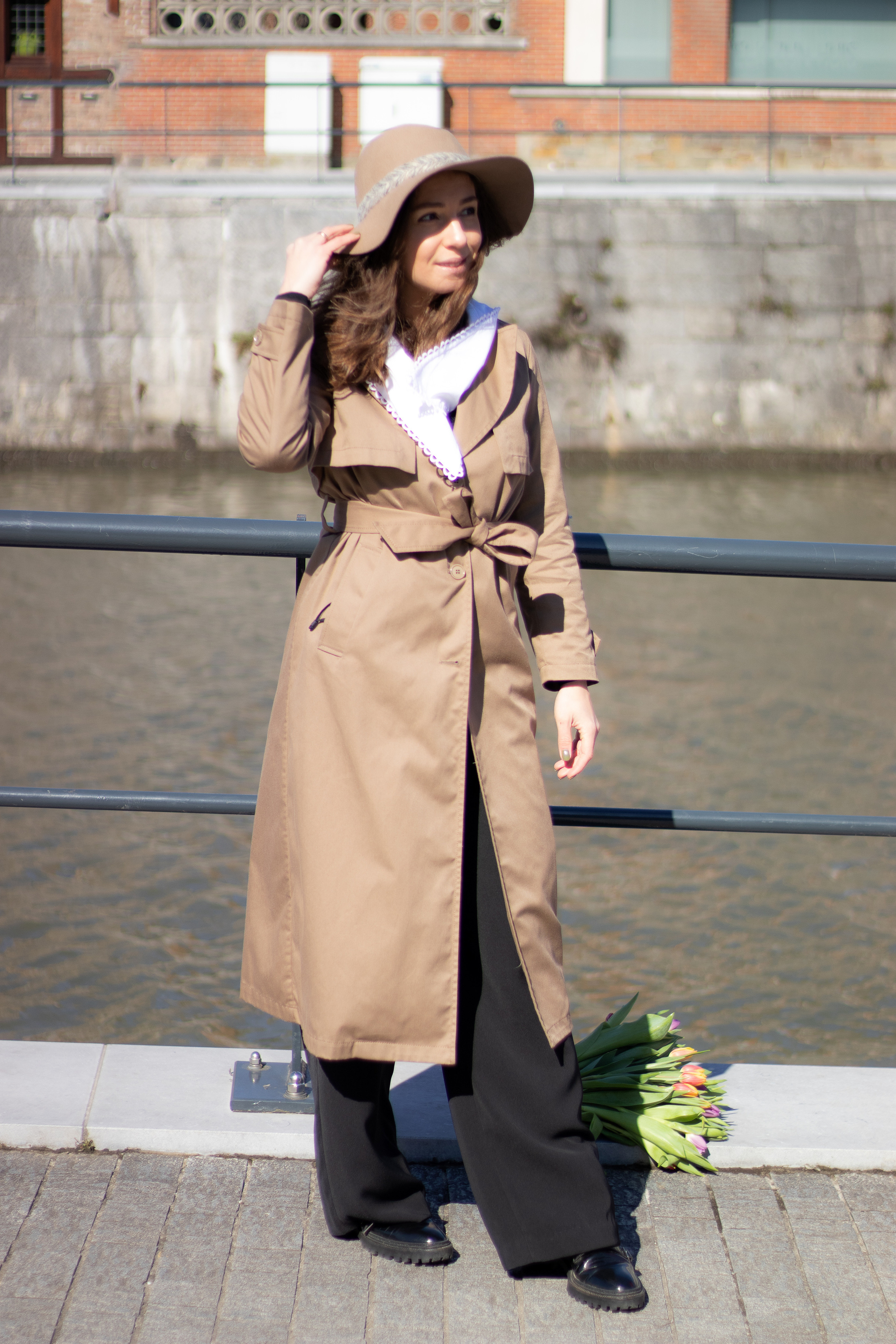 City photoshoot with Julia. Family, Children and Business photographer in Belgium