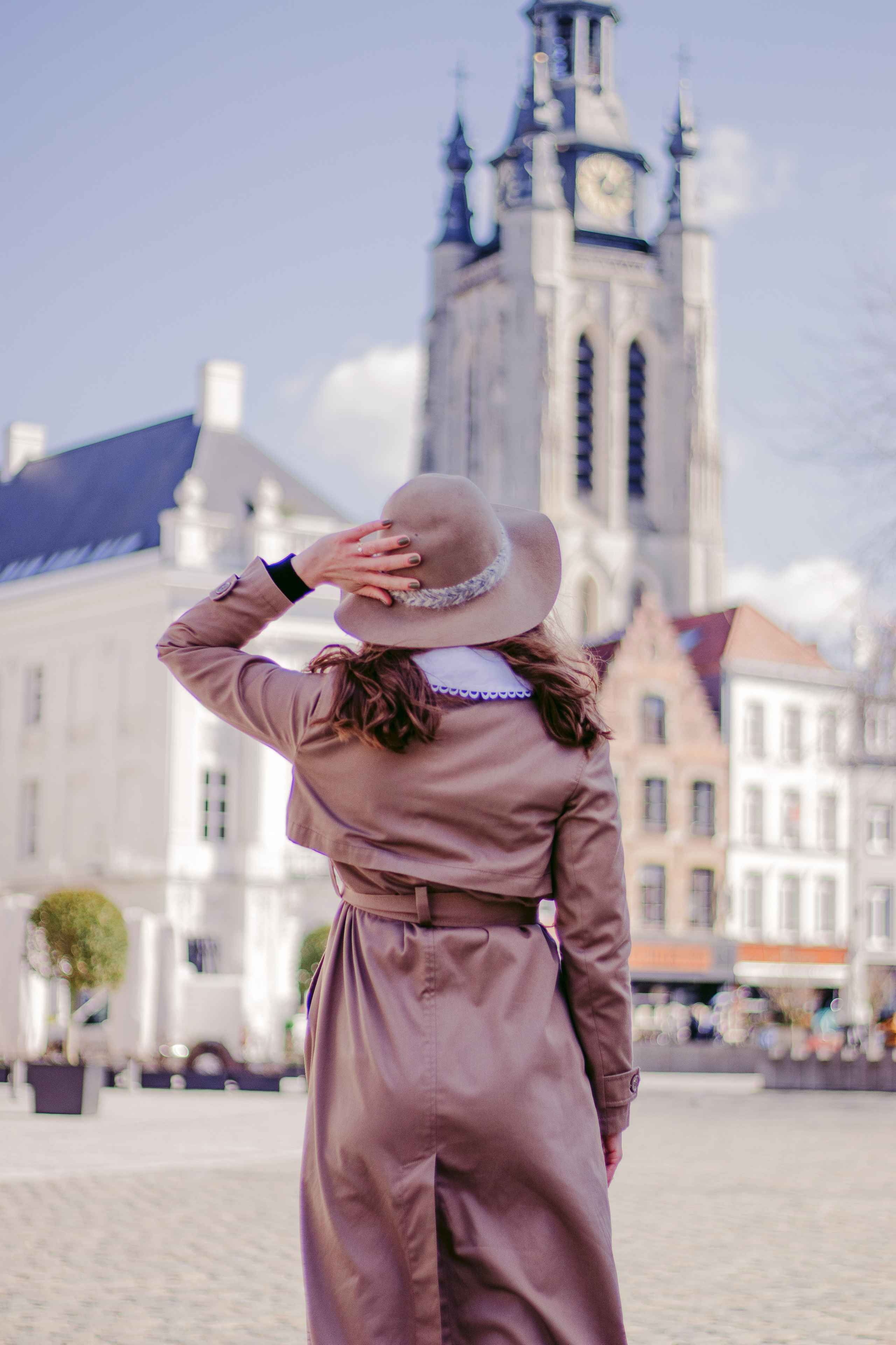 City photoshoot with Julia. Family, Children and Business photographer in Belgium