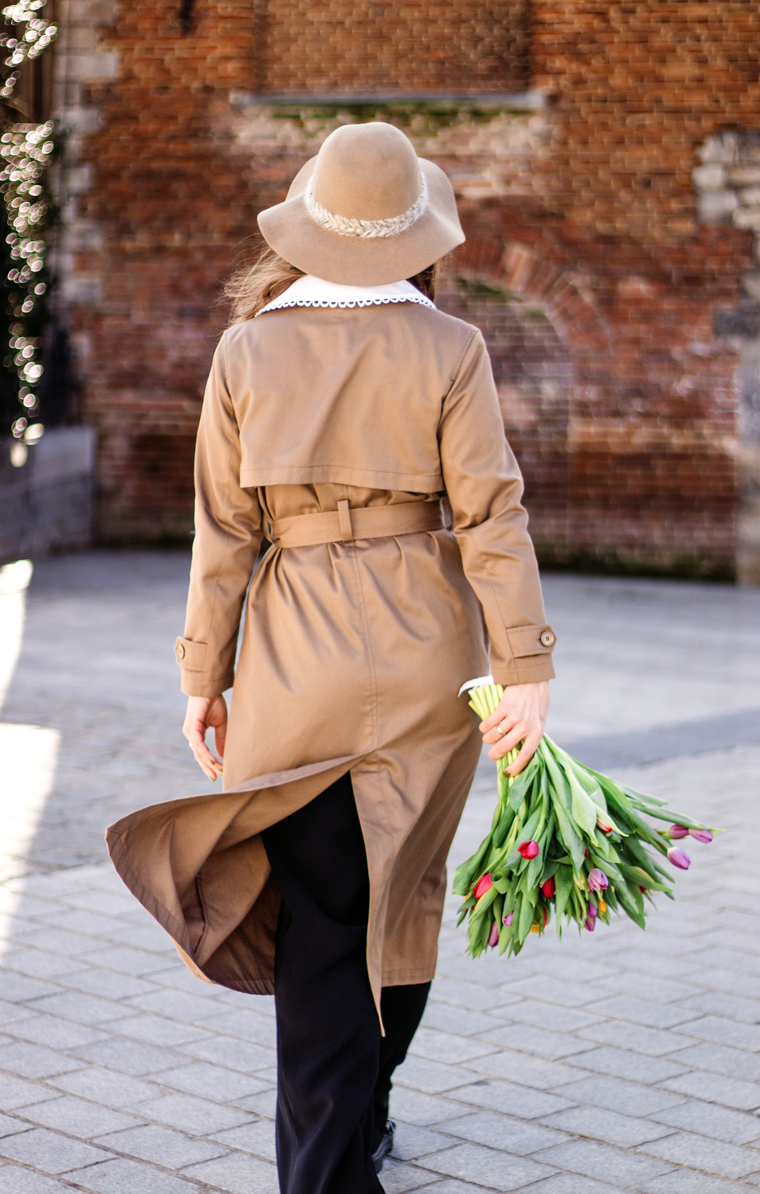 City photoshoot with Julia. Family, Children and Business photographer in Belgium