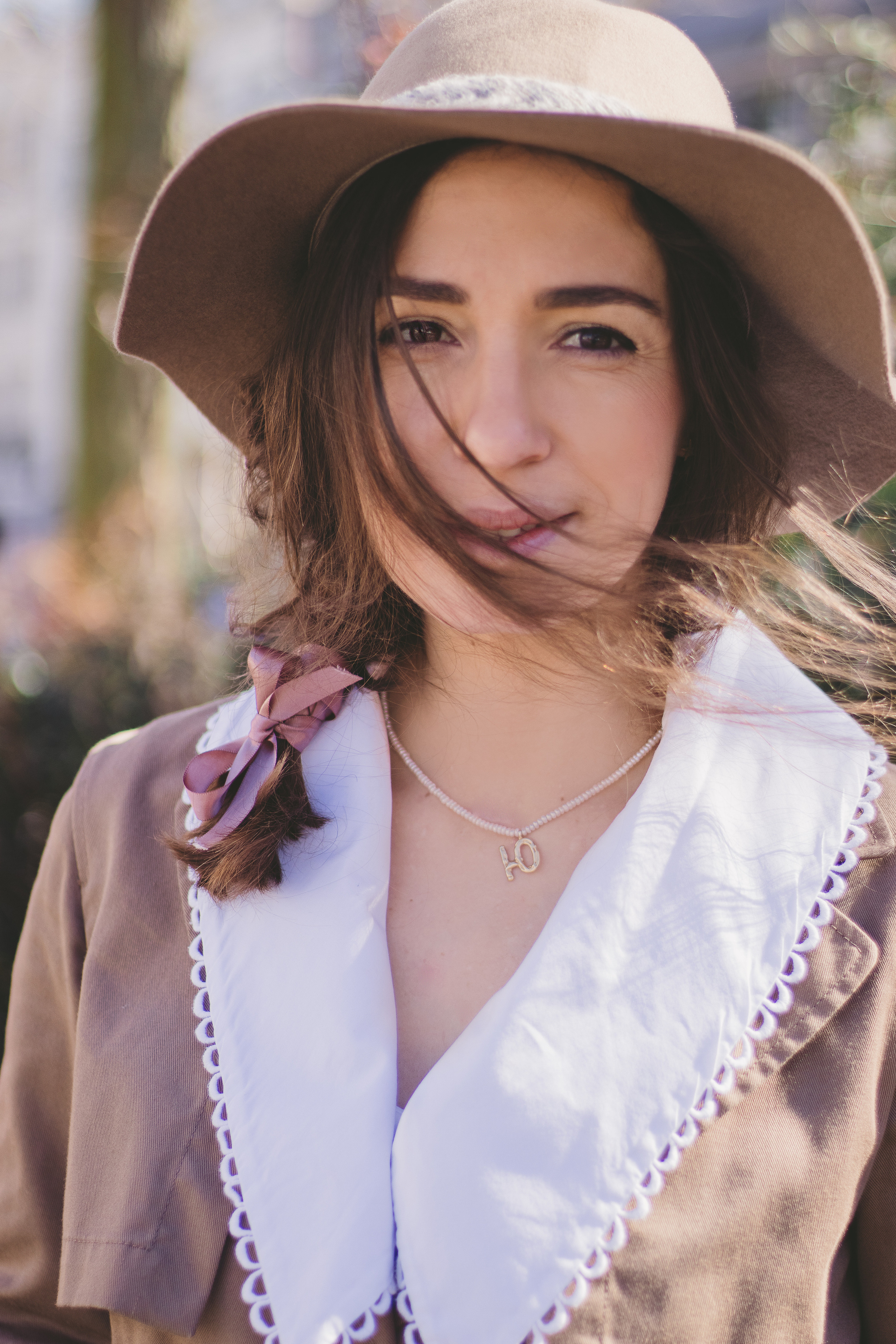 City photoshoot with Julia. Family, Children and Business photographer in Belgium