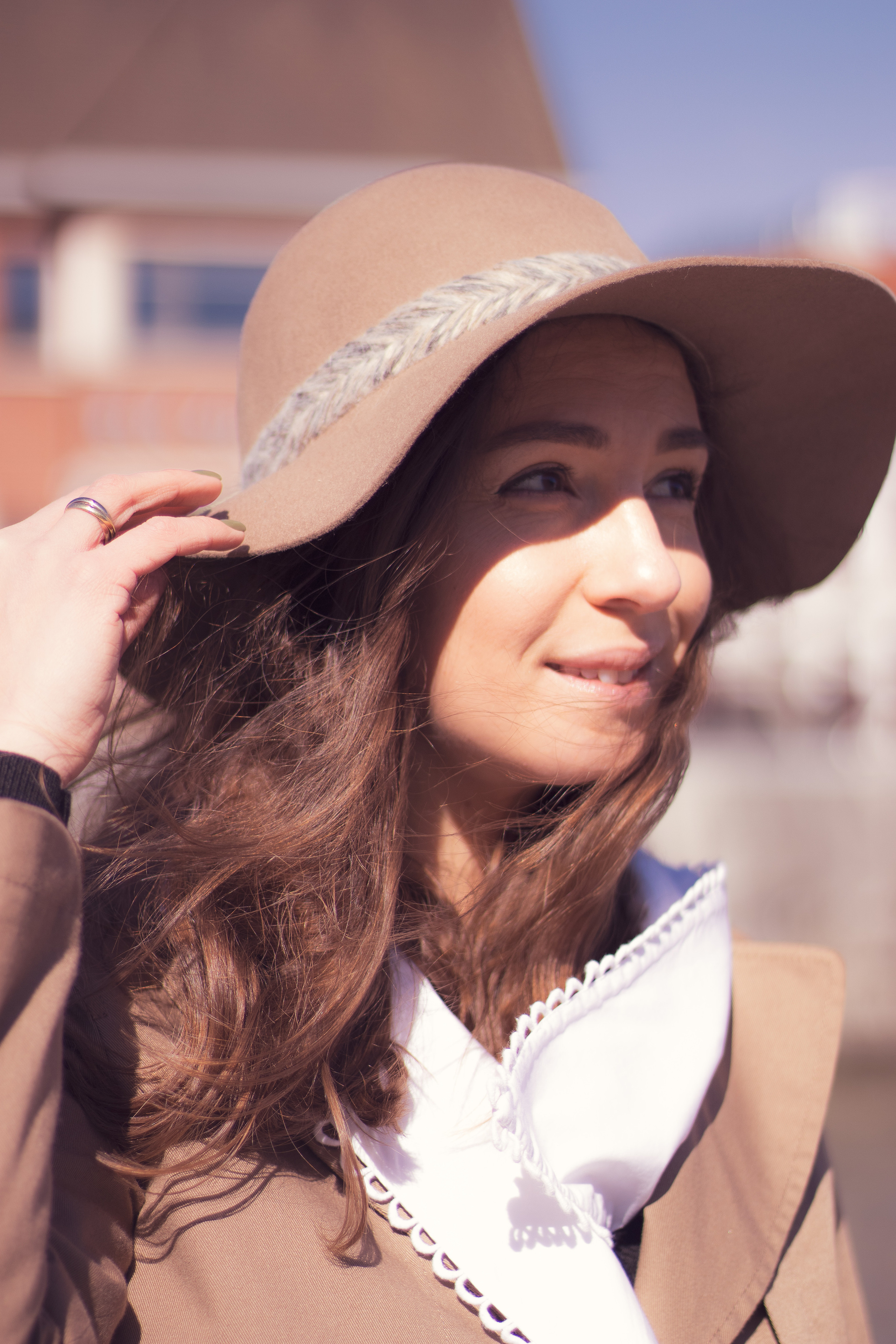 City photoshoot with Julia. Family, Children and Business photographer in Belgium