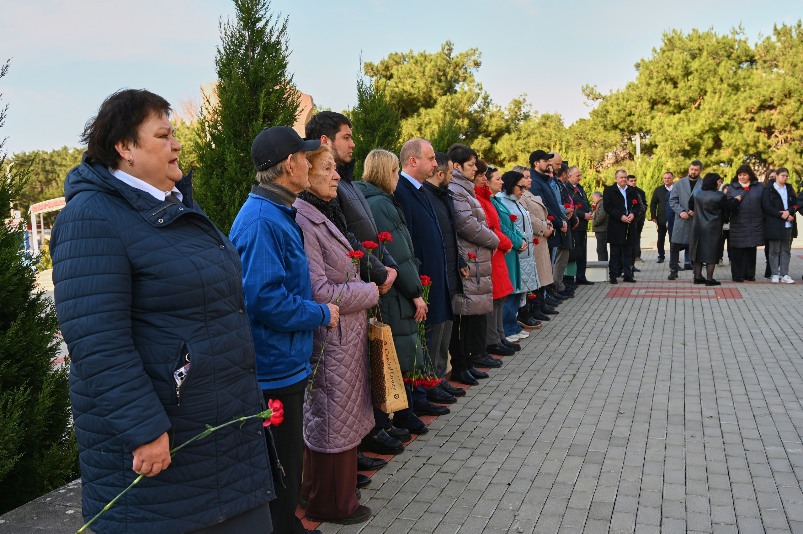 Митинг у солдата. Жизнь курорта Кабардинка в фотографиях