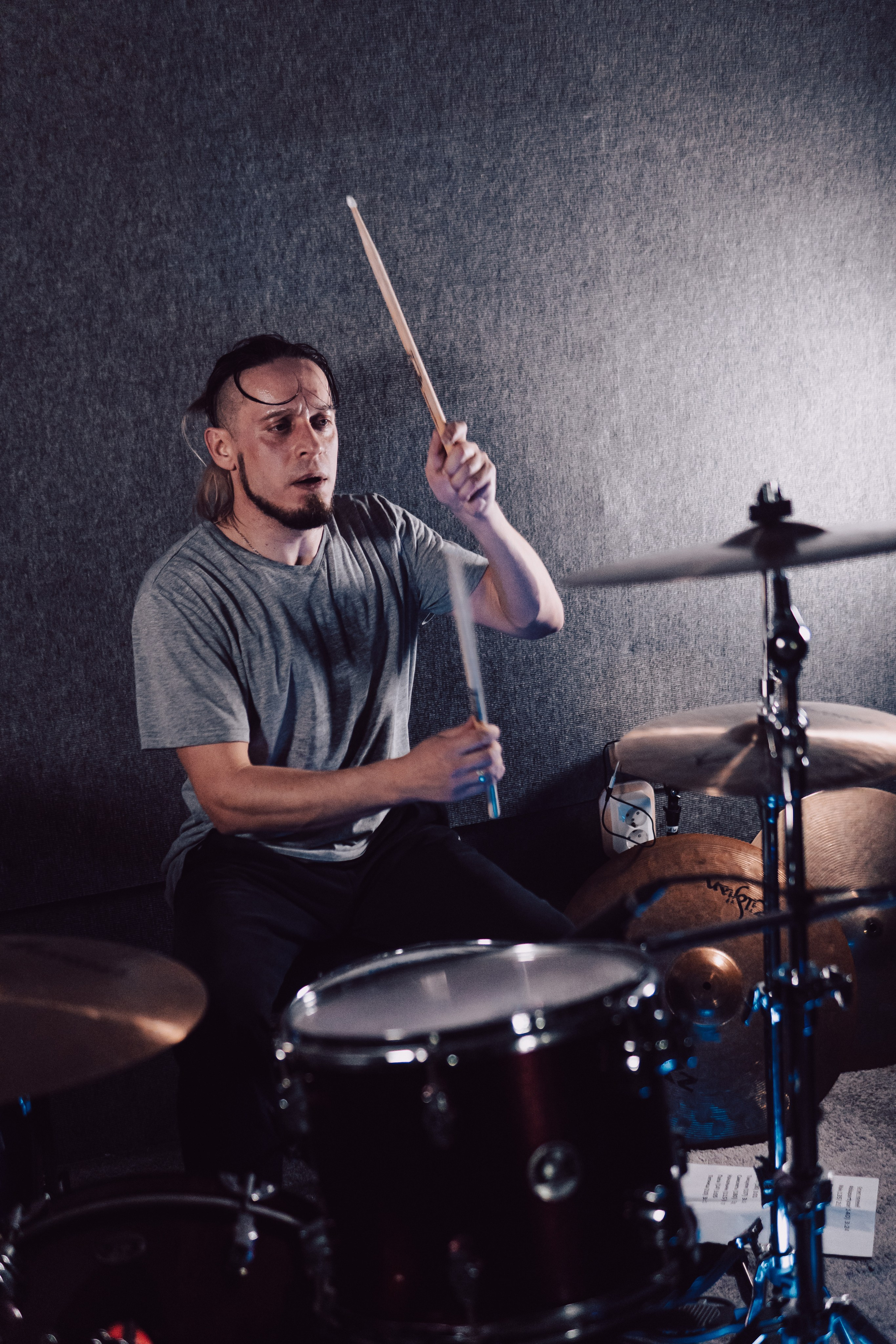 Фотографии репетиции рок группы