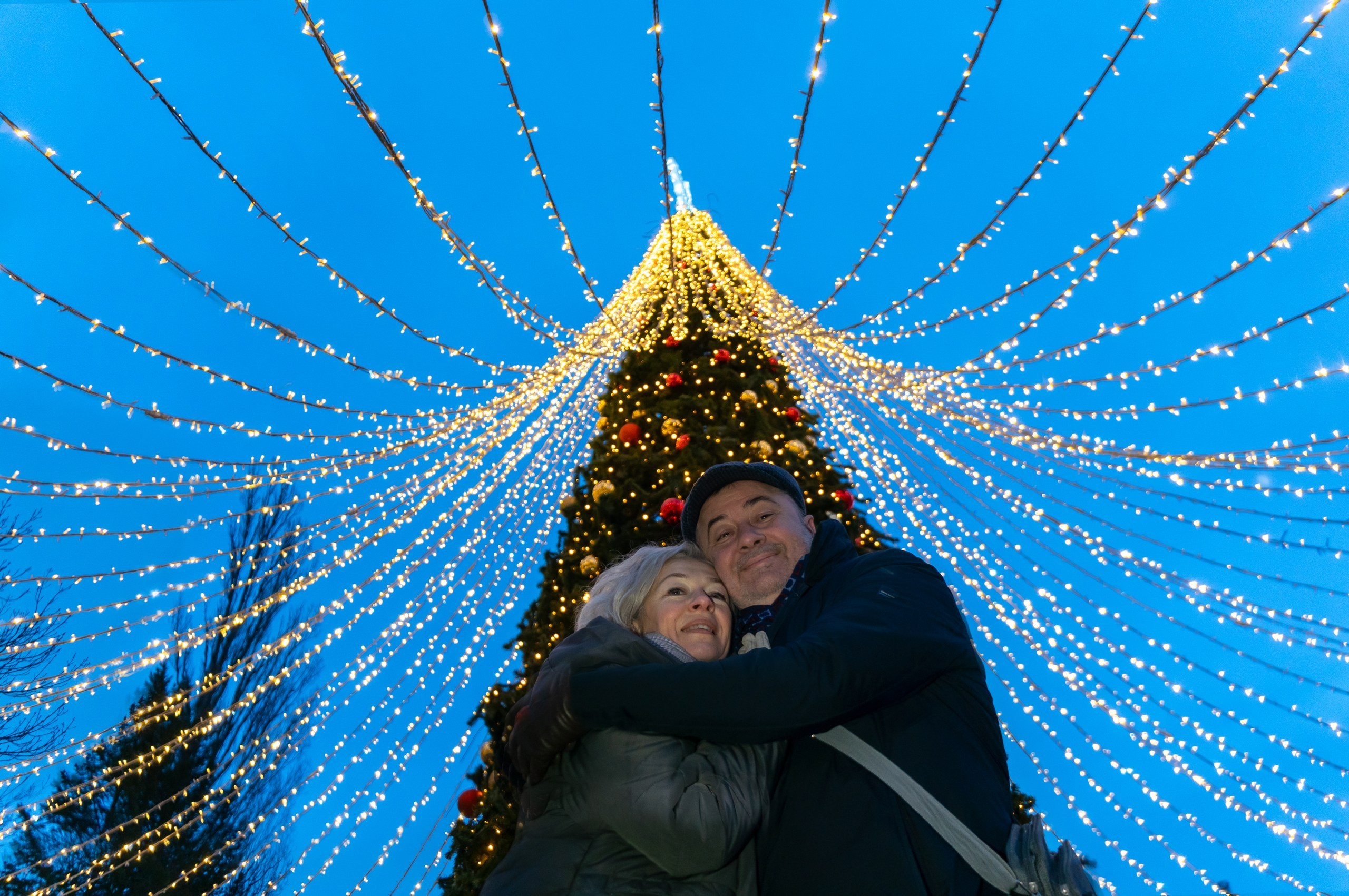 Двое в Новогоднем Зеленоградске. Фотограф Татьяна Рутковская Калининград