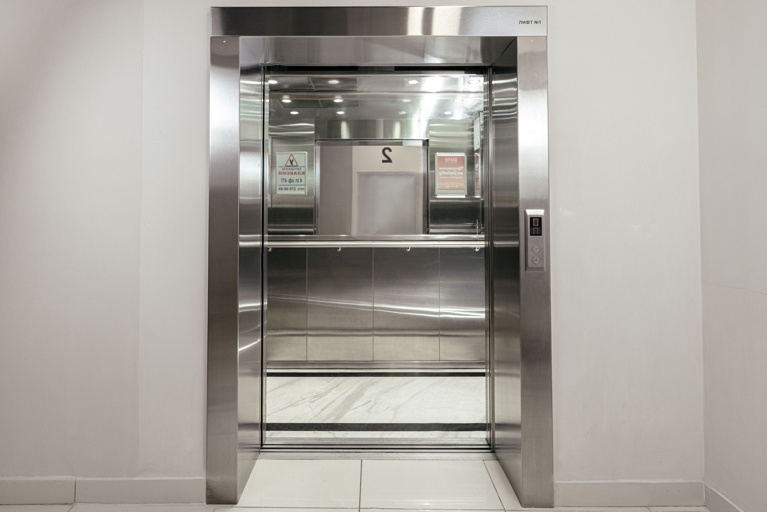 Контент съемка для компании по производству лифтового оборудования. Фотограф для бизнеса Константин Брусницын в Екатеринбурге