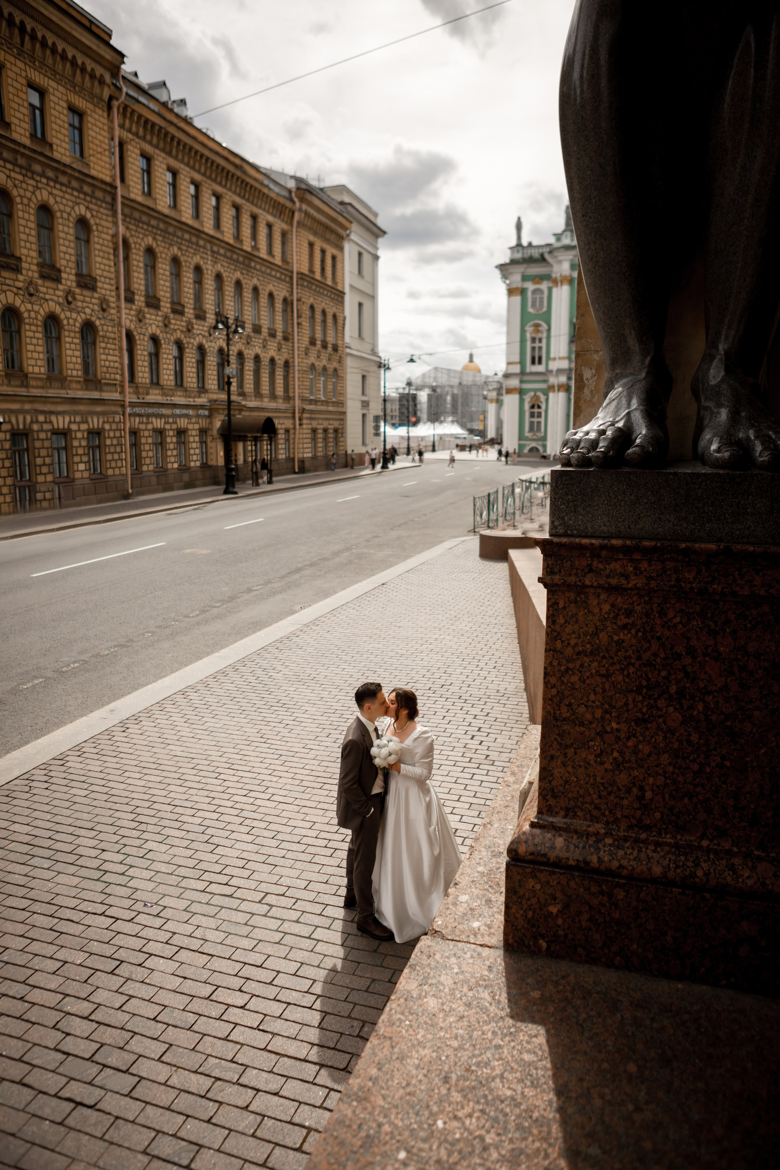 Свадебная фотопрогулка в центре Петербурга