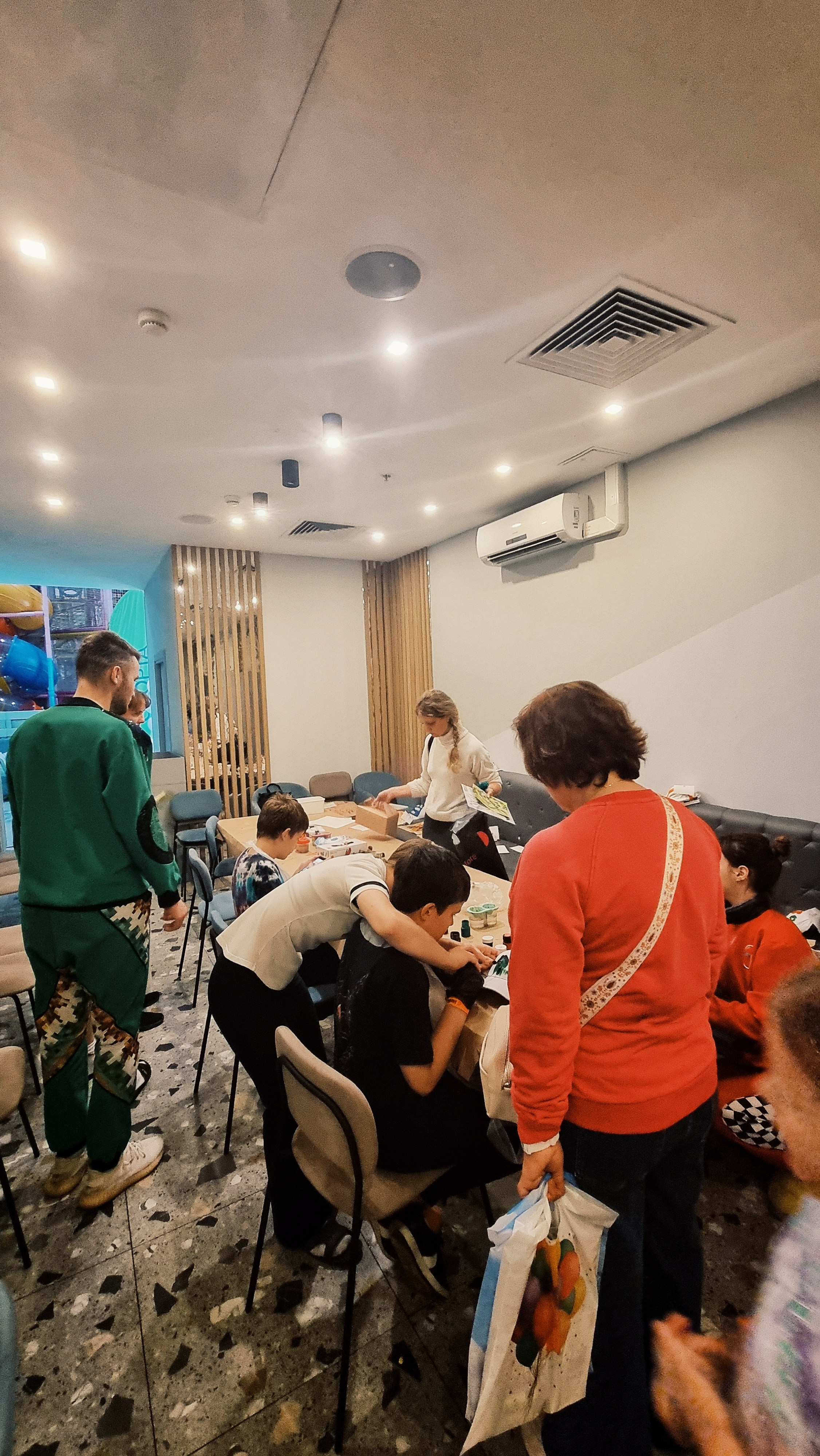 Фестиваль III «Георги Спорта» от НКО ШКОЛА ГЕРОЕВ, батутного центра «В НЕБО и галереи „Осторожно Хрупкое“». Декор для дома