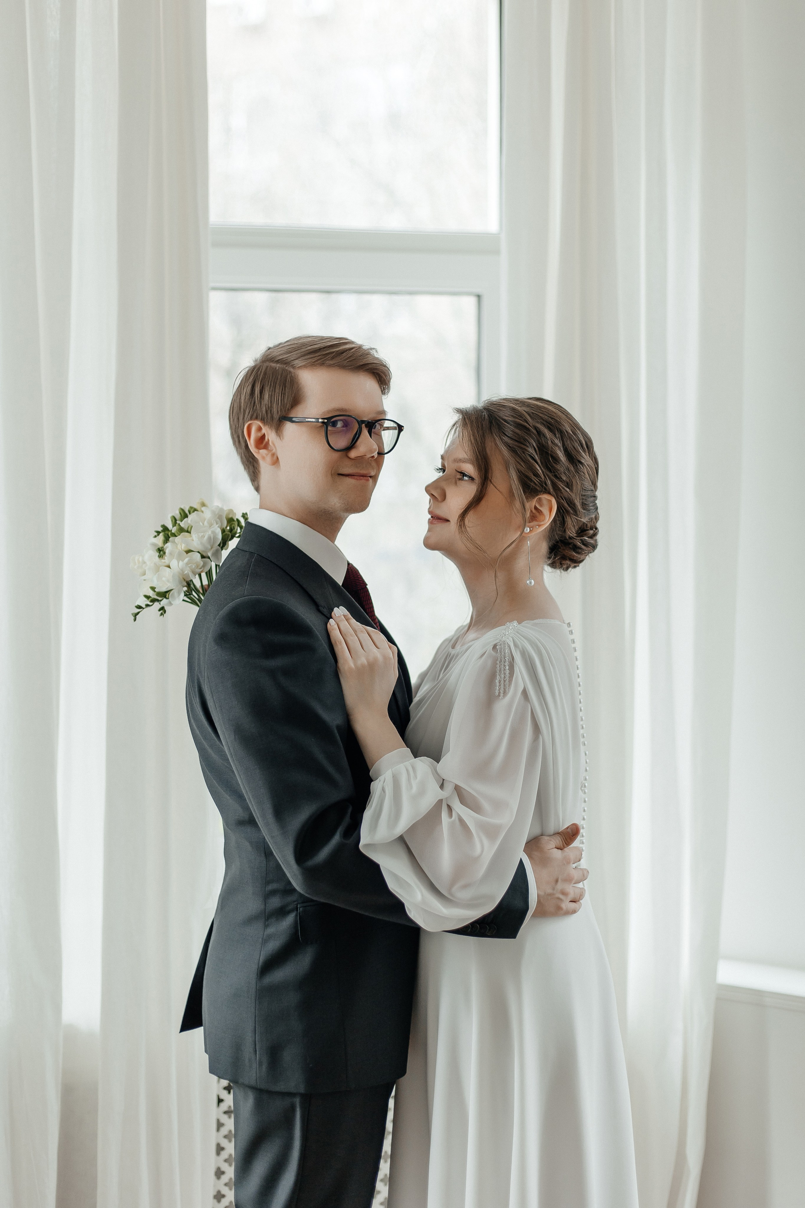 Свадебная фотосессия в студии в Москве. Свадебный фотограф в Москве Дарья Олендарёва