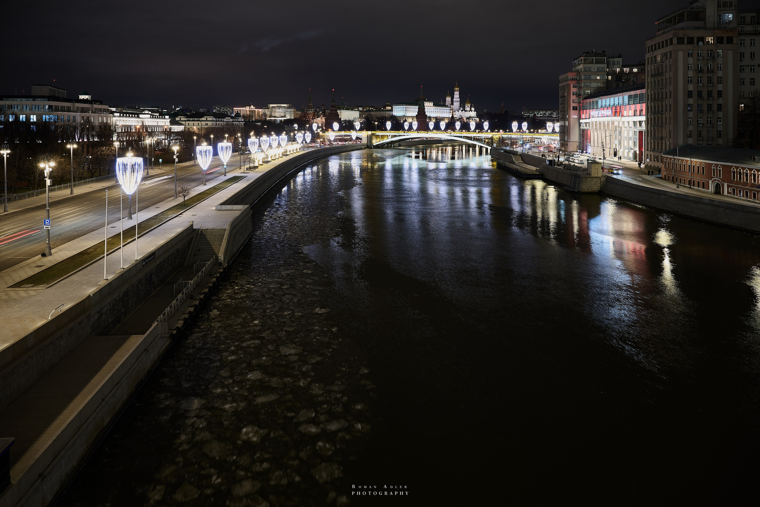 Магазин. Фотограф Роман Адлер