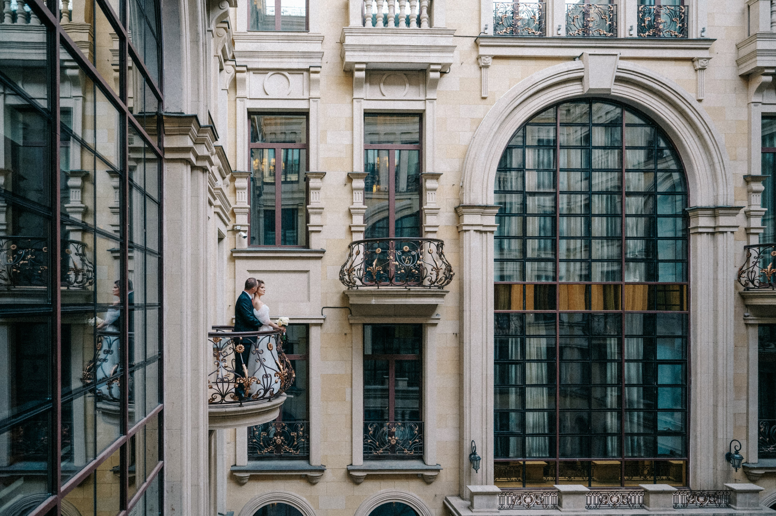 Свадьба для двоих с прогулкой в The St. Regis Москва Никольская 5*. Свадебный и семейный фотограф Виктория Носачёва. Щелково, Москва и МО