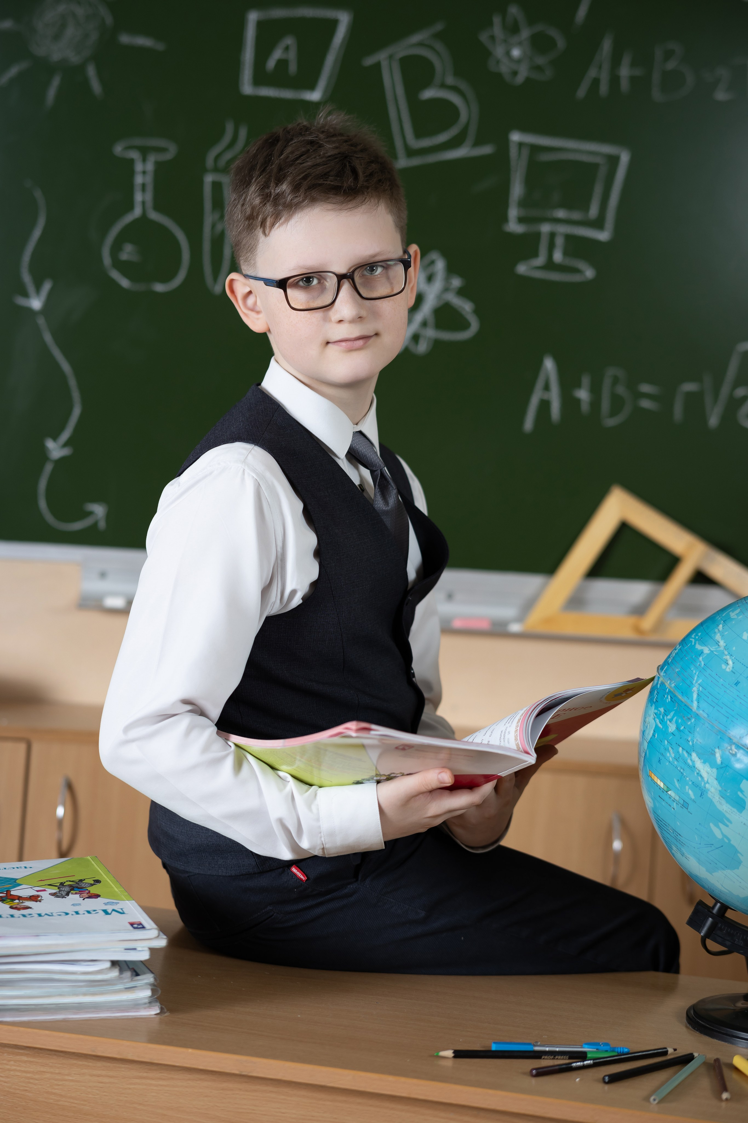Выпускной альбом для начальной школы. Семейный, школьный фотограф в Нижнем Новгороде Елена Сентюрева