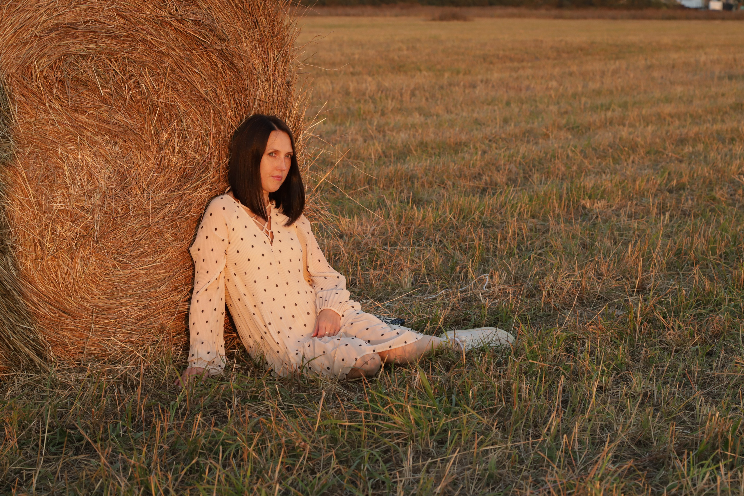 Мама с детьми в поле стога. Диана Николаева — фотограф город Балашиха