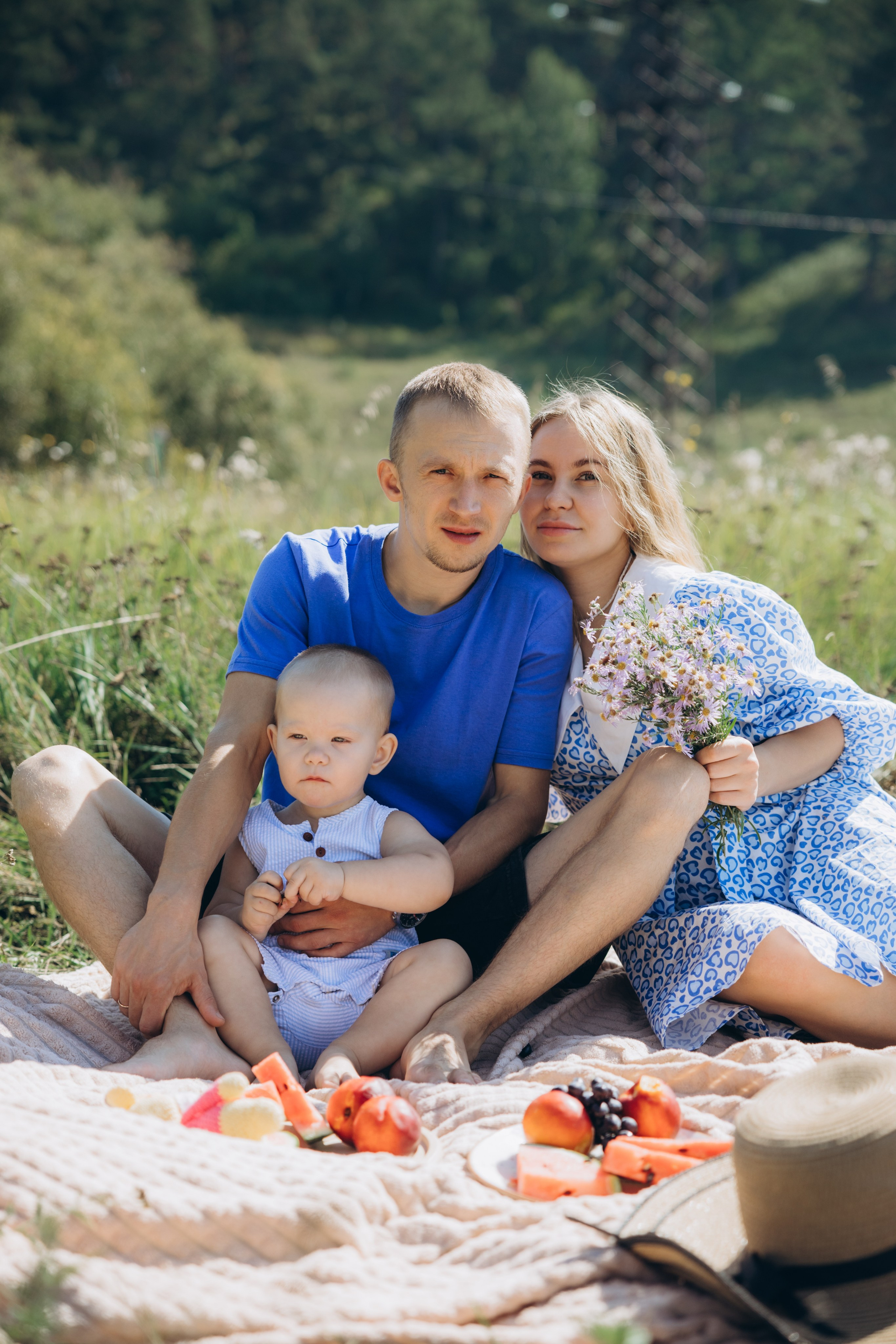 Семейная съёмка в поле. Свадебный, семейный фотограф в Иркутске Светлана Макаричева