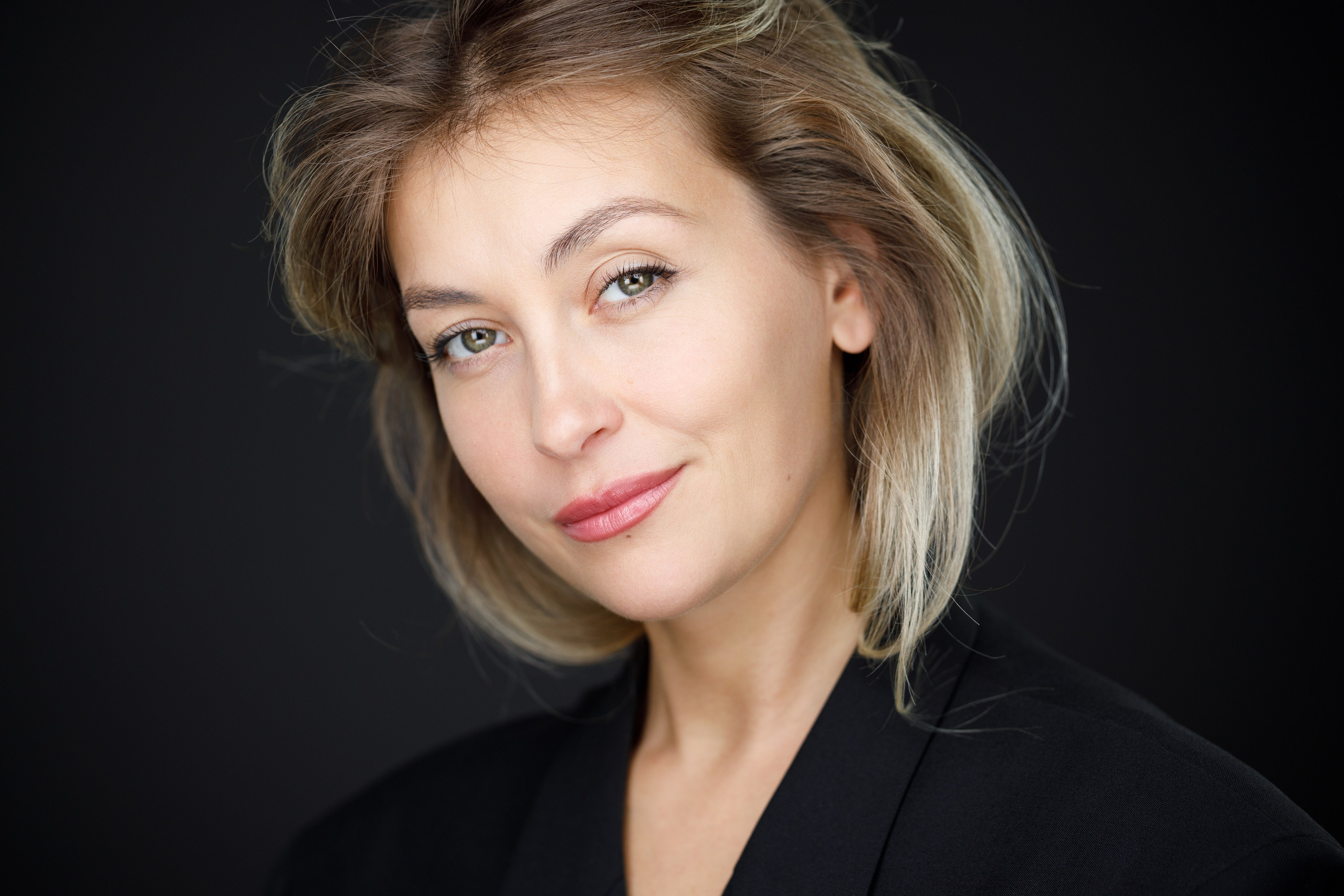 Бизнес-портрет | Хедшот-фотограф | Студия делового портрета в Москве