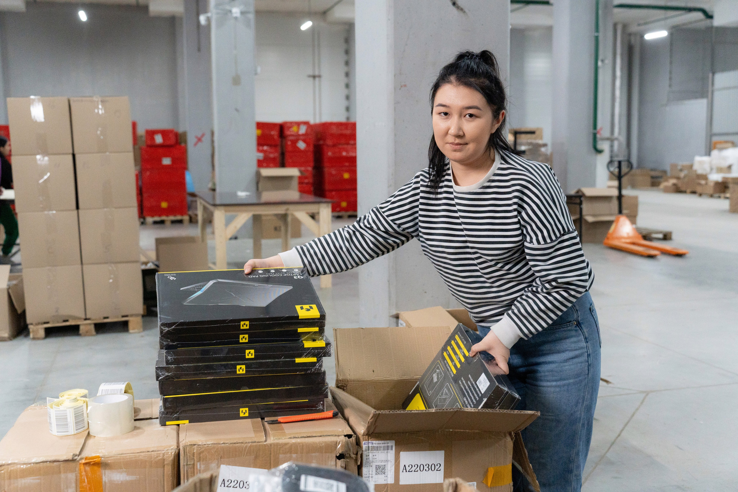 Фотосессия на складе фулфилмента в Фудсити, фотосъемка на складе