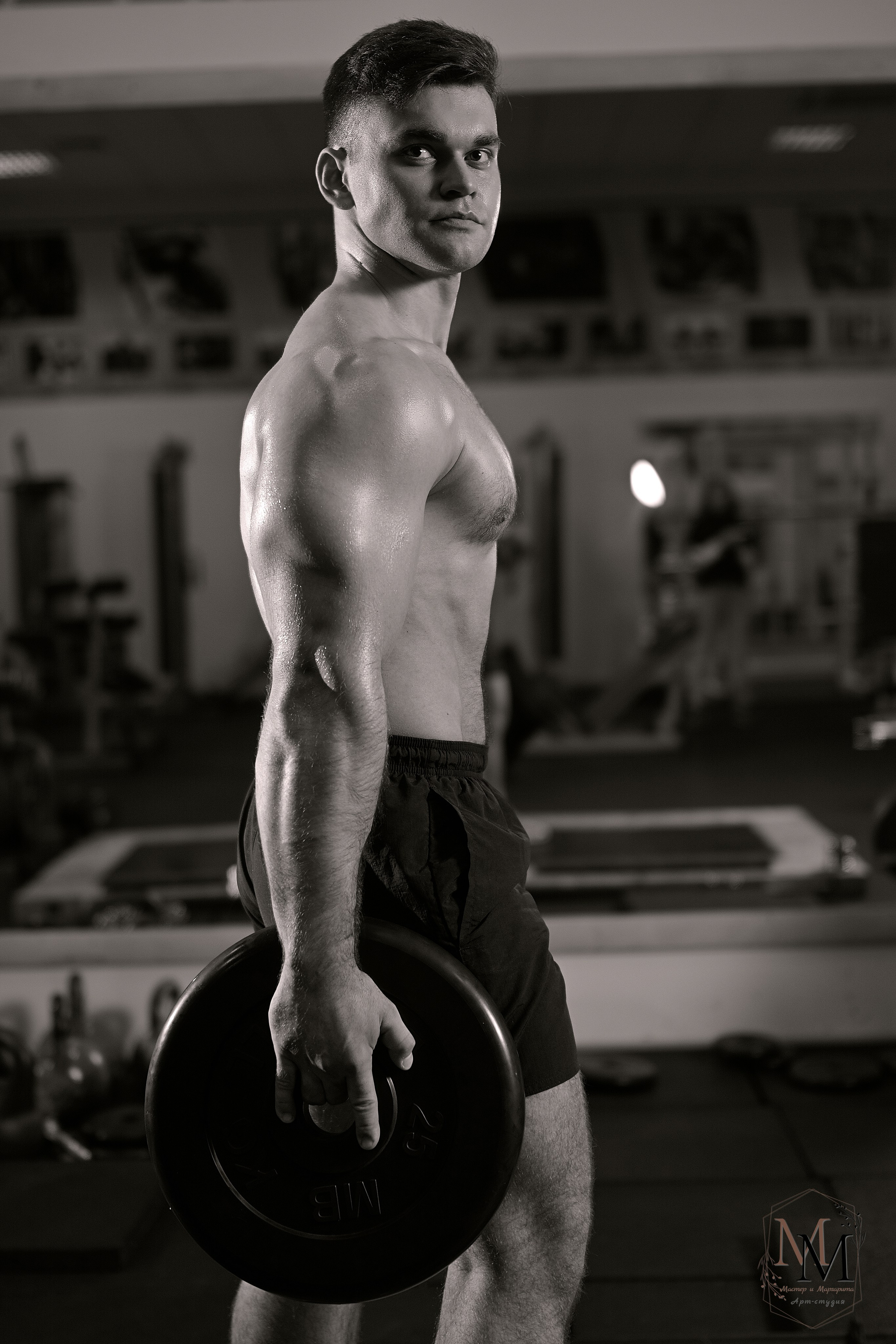 Фитнес фотосессии. Фотосессии в спортзале. Арт-студия "Мастер и Маргарита". Мужской портрет. Фотосессии в Сызрани. Фотосъемки в Сызрани. Фотограф в Сызрани.