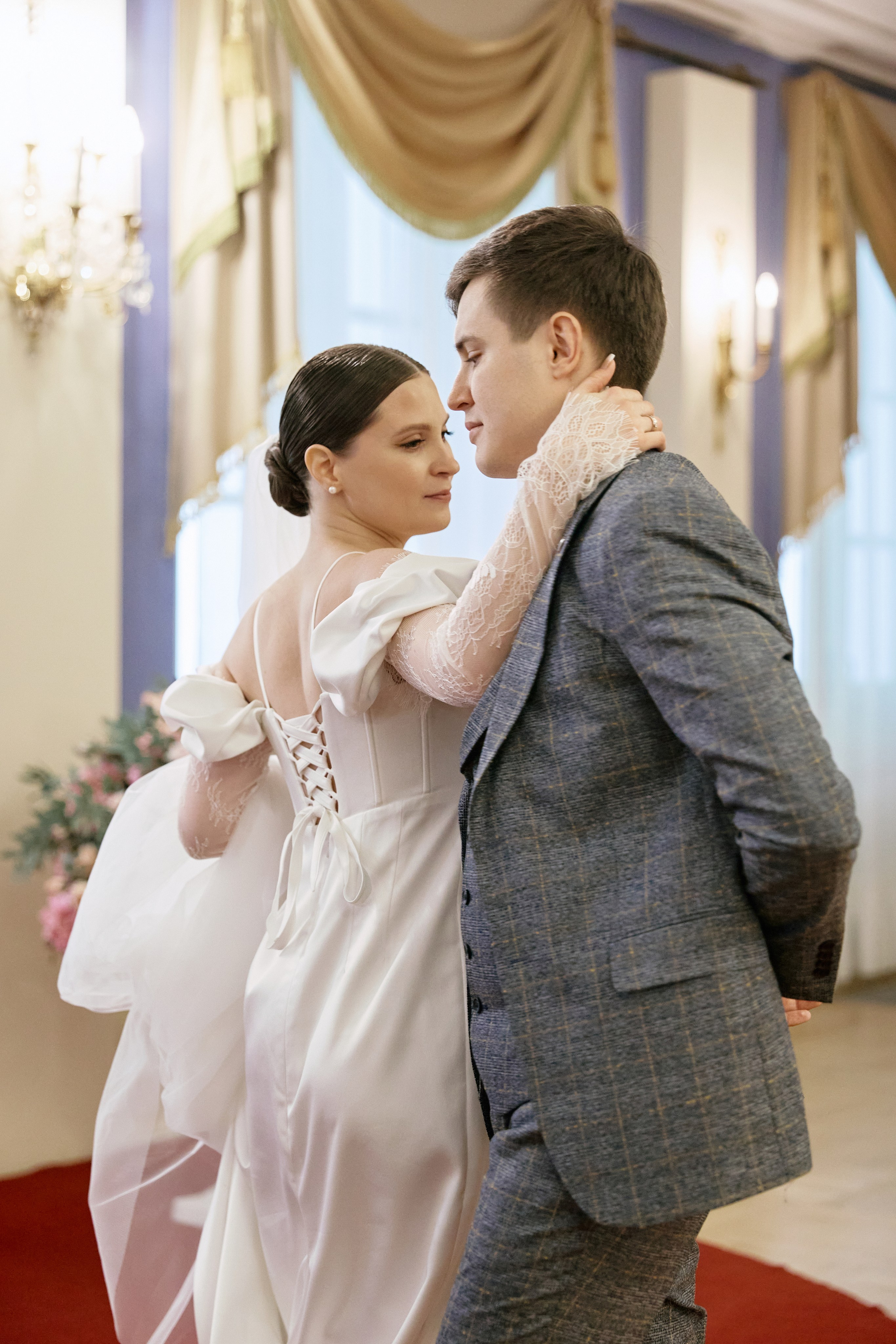 Индивидуальная свадебная фотосессия в живописных местах Москвы