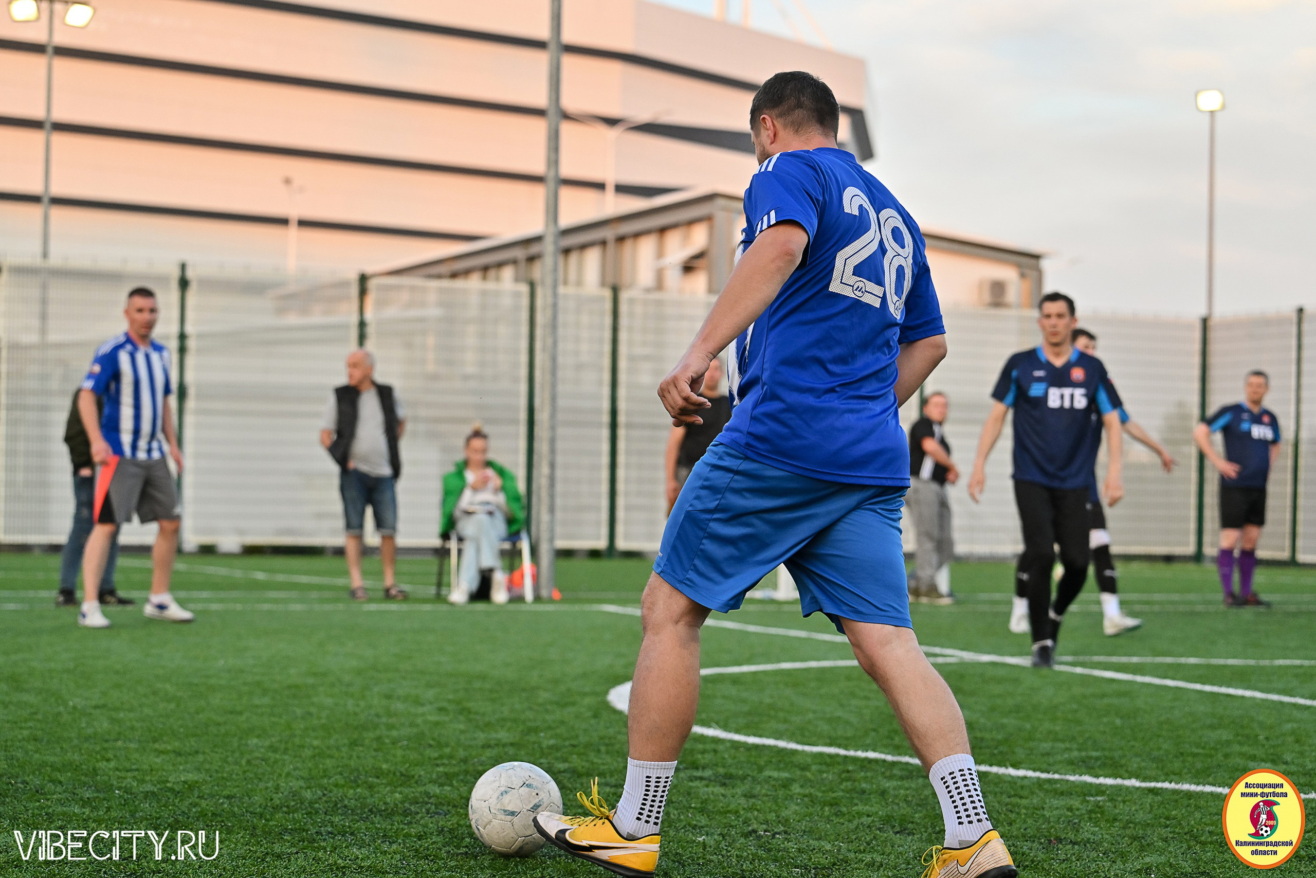 ИГРЫ МИНИ-ФУТБОЛЬНОЙ И КОРПОРАТИВНОЙ ЛИГИ. VIBECITY.RU Вайб Сити Ру Фоторепортажи Фотоотчеты Калининград