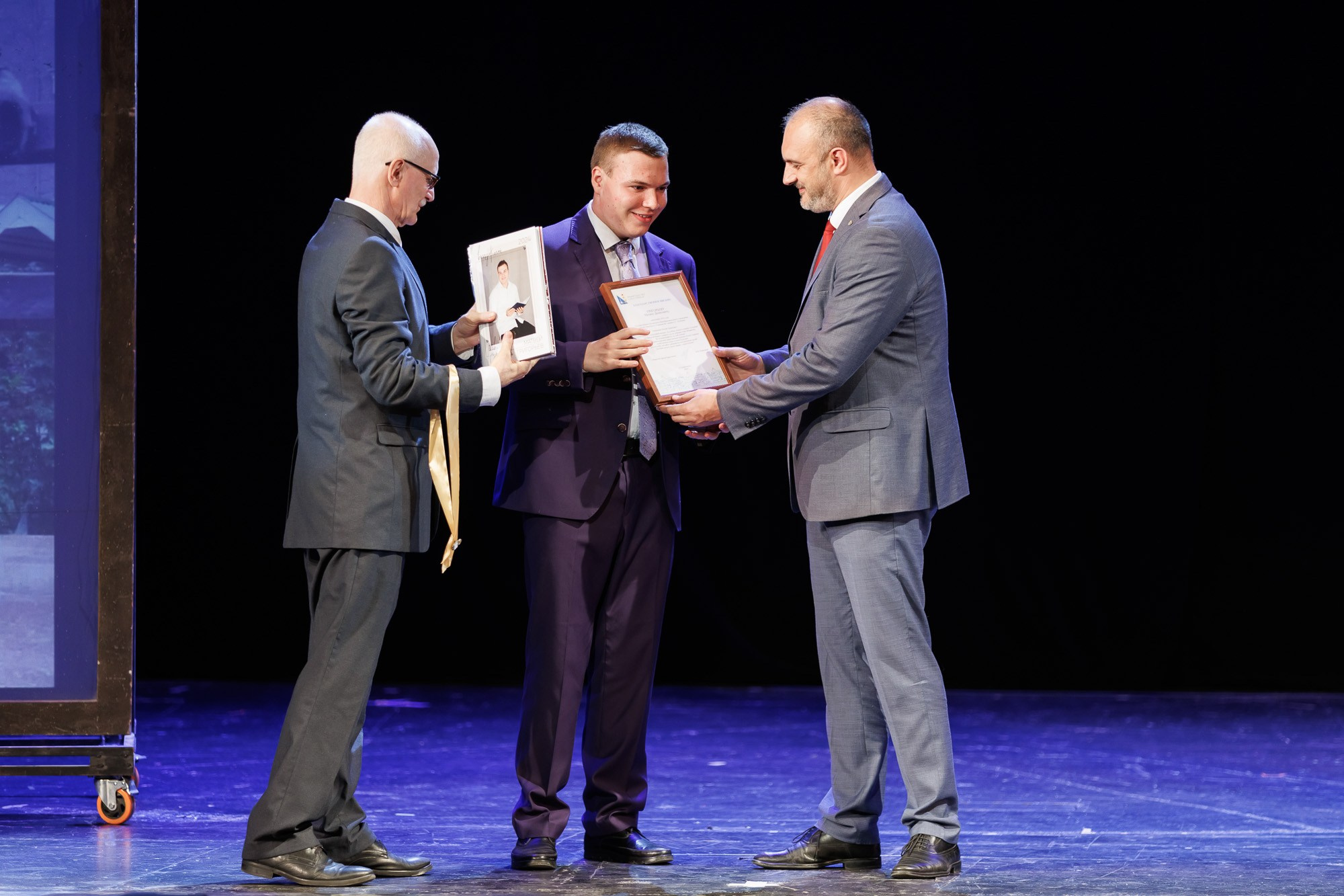 Выпускной вечер в Севастопольской гимназии № 1 имени А. С. Пушкина. Свадебный фотограф, фотосъемка в Крыму, Севастополе, Симферополе, Ялте