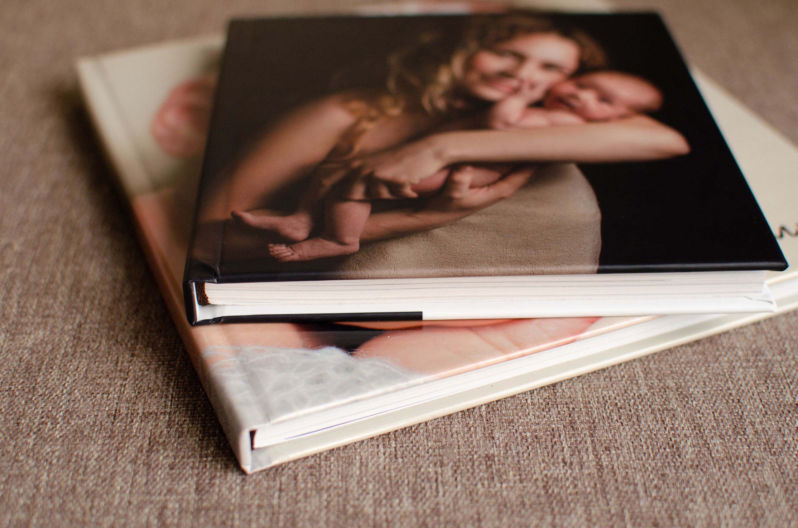 Фотокниги. Photographer of newborns and children up to a year in Montenegro