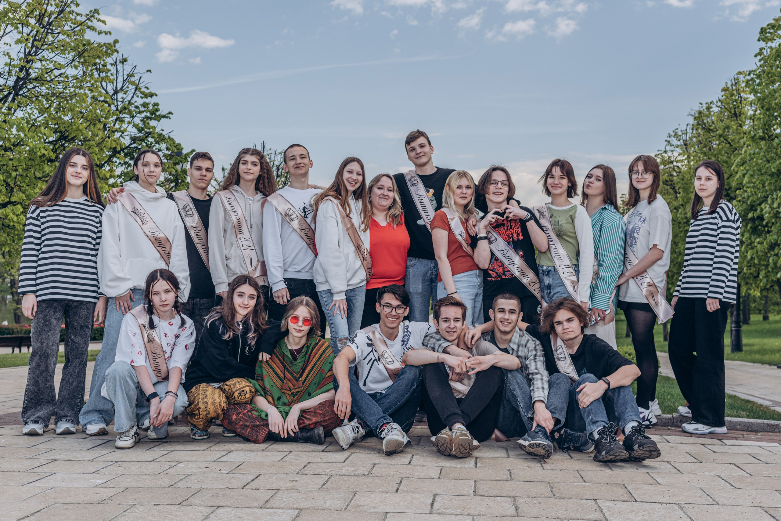 Выпускной альбом с душой — фотосессия, ретушь и дизайн в Москве. MILATE — выпускные альбомы, фотосессии и видео в Москве