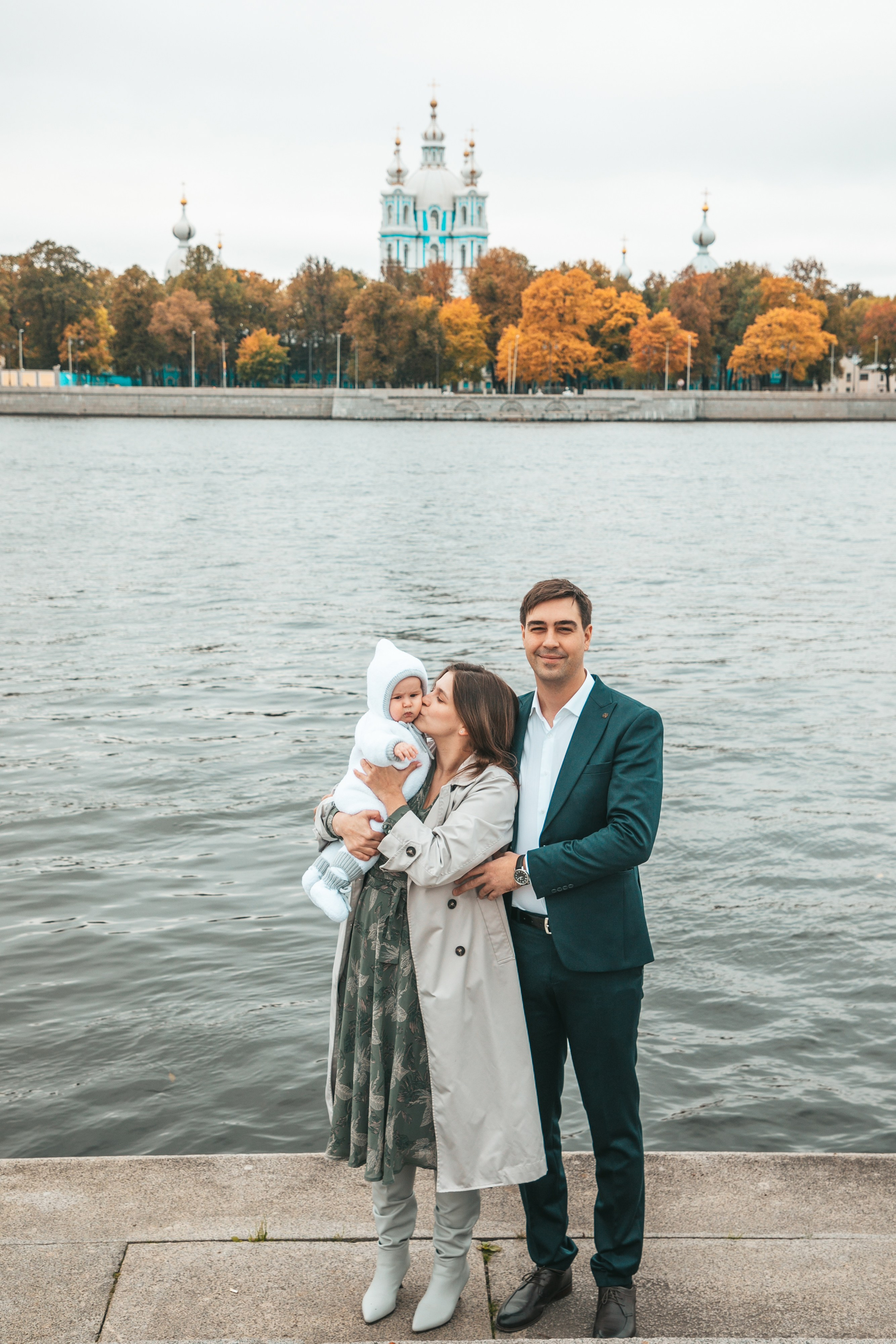 где провести Крещение ребенка в Смольном соборе СПб, лучший храм для Крещение ребенка в Смольном соборе СПб, где креститься питер, лучший собор, церковь для крещения, сколько стоит крещение спб, фотограф на крещение, намоленный храм