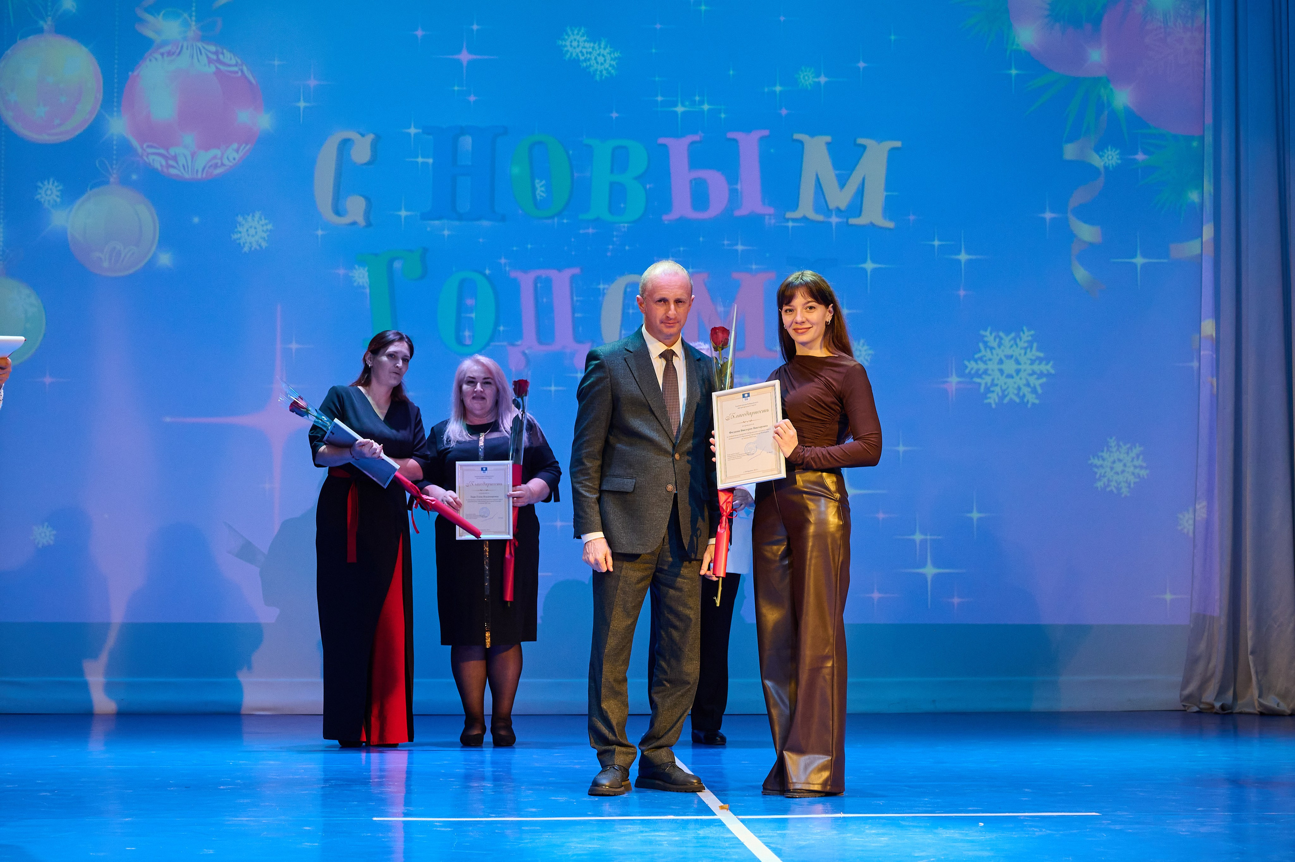 Коцерт НГ В ДК Марьина Роща. Жизнь курорта Кабардинка в фотографиях